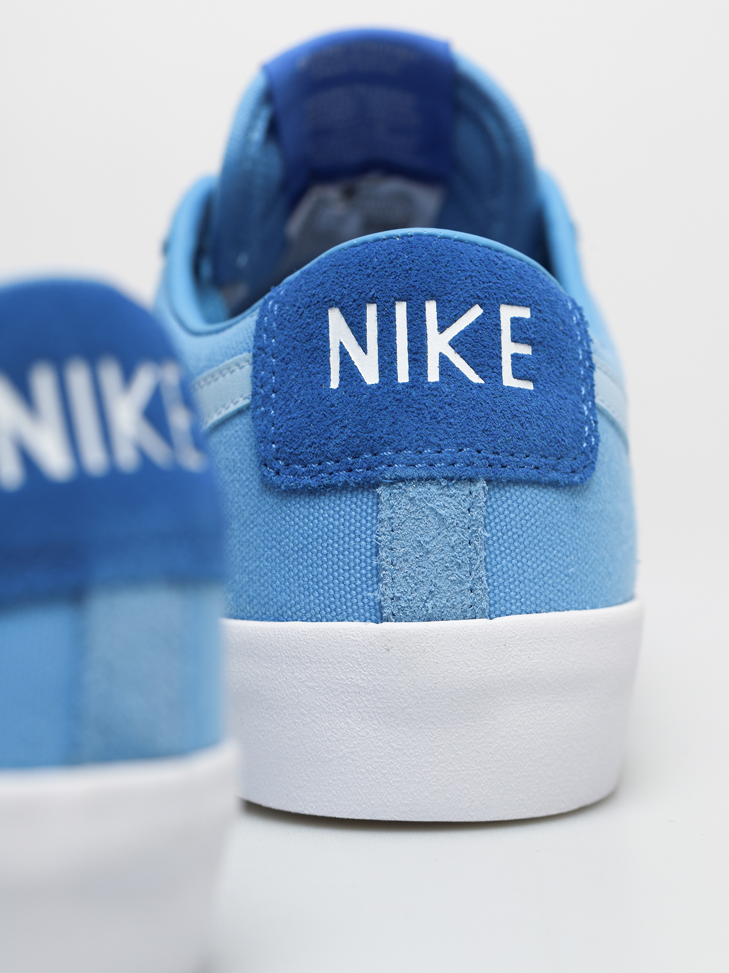 Buty Nike SB Zoom Blazer Low Pro Gt (coast/psychic blue signal blue white)