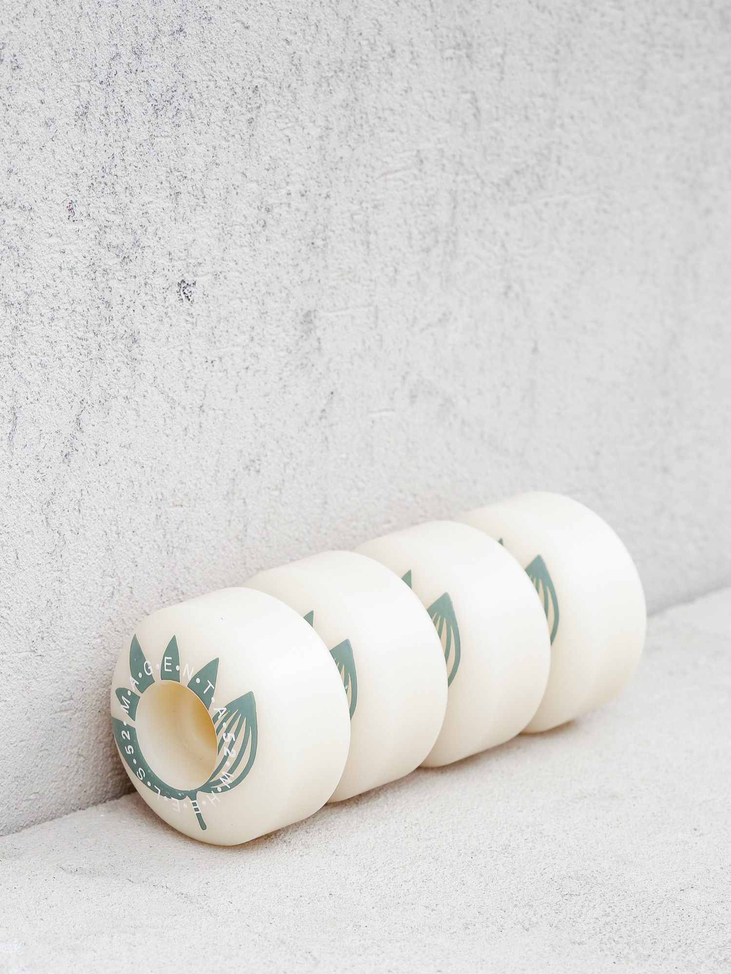 Kółka Magenta Plant Power (grey)