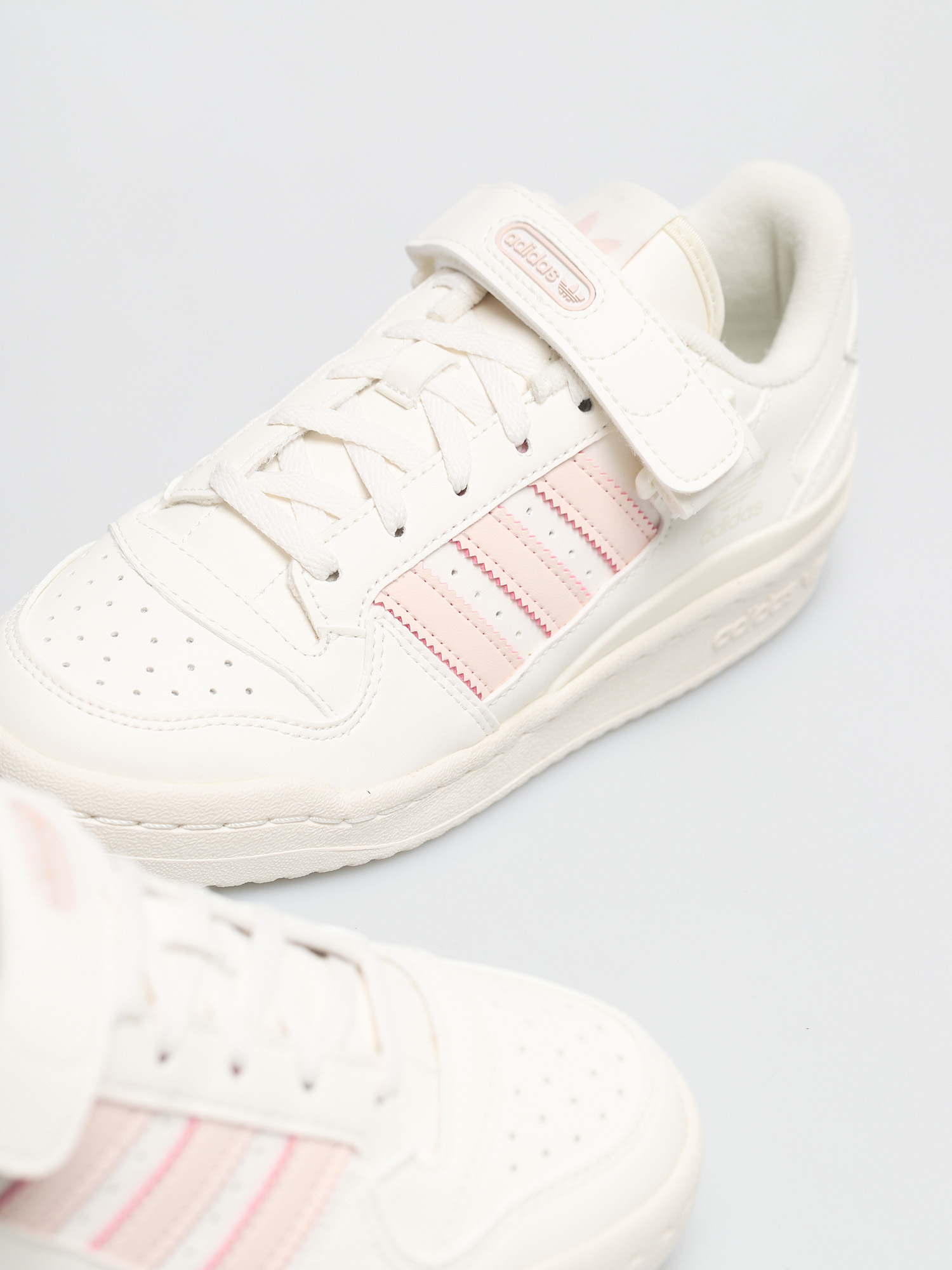Buty adidas Originals Forum Low Wmn (clowhi/ftwwht/owhite)