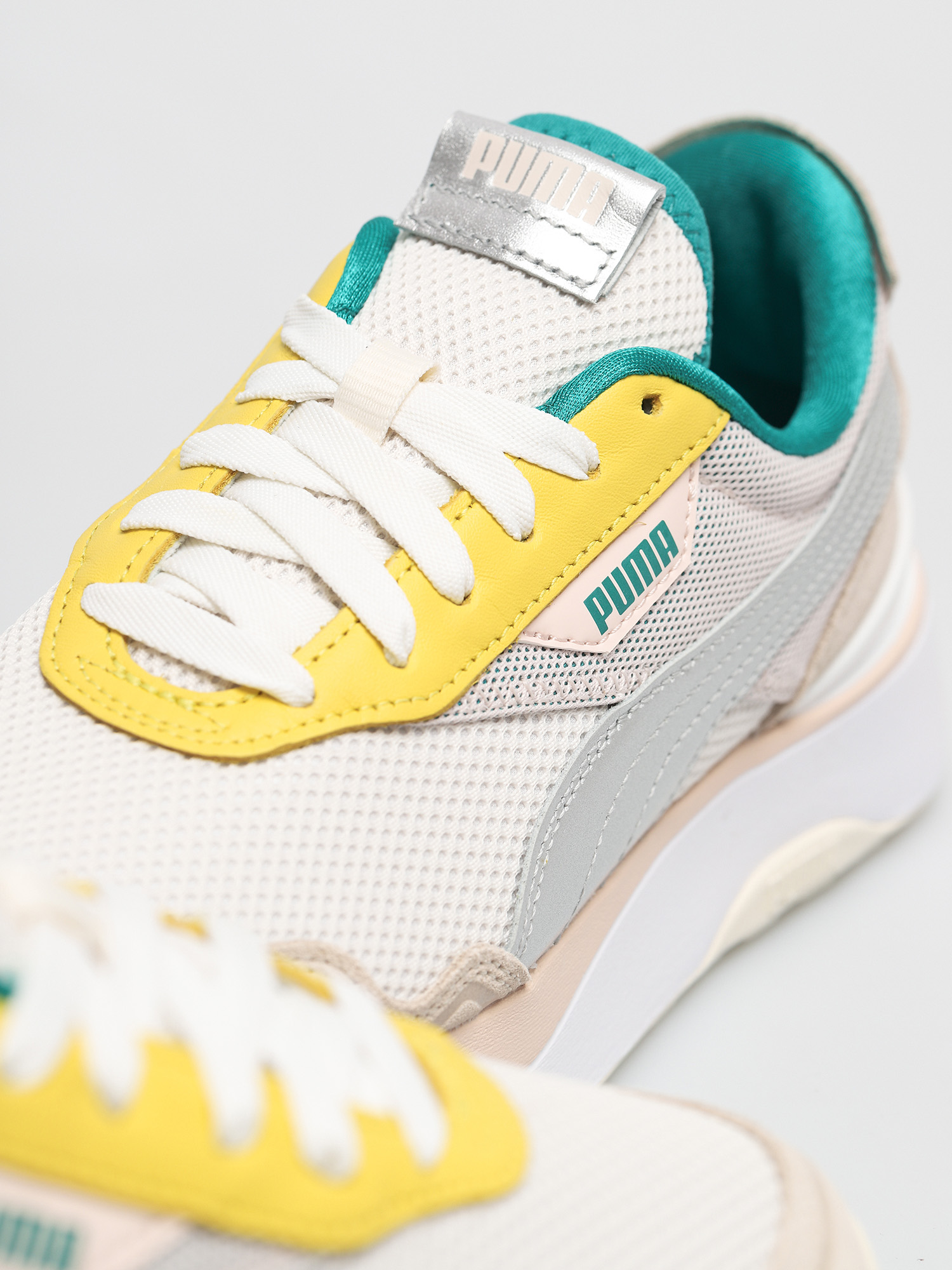 Buty Puma Cruise Rider OQ Wmn (beige)