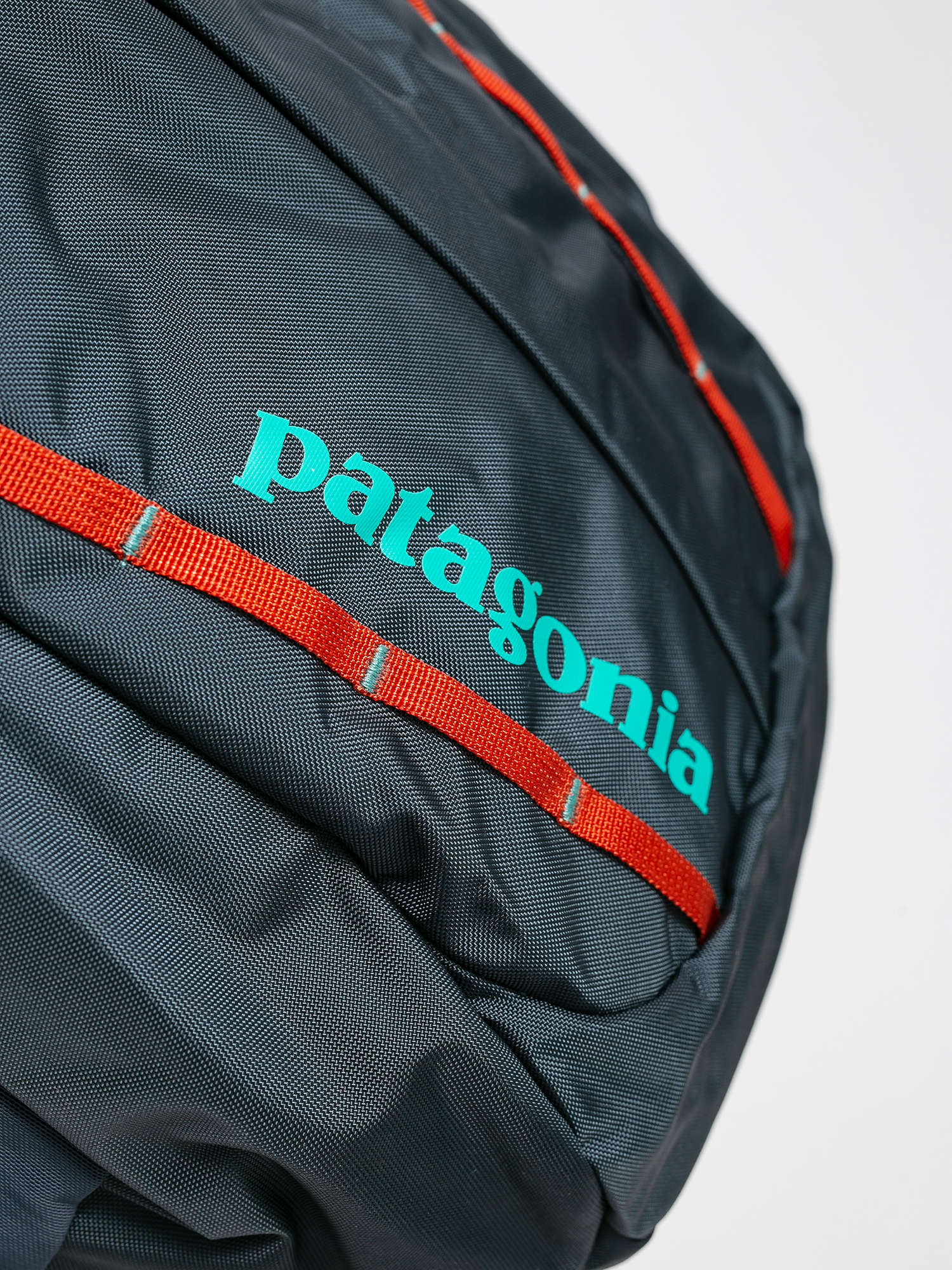 Plecak Patagonia Refugio Pack 28L (smolder blue w/roots red)
