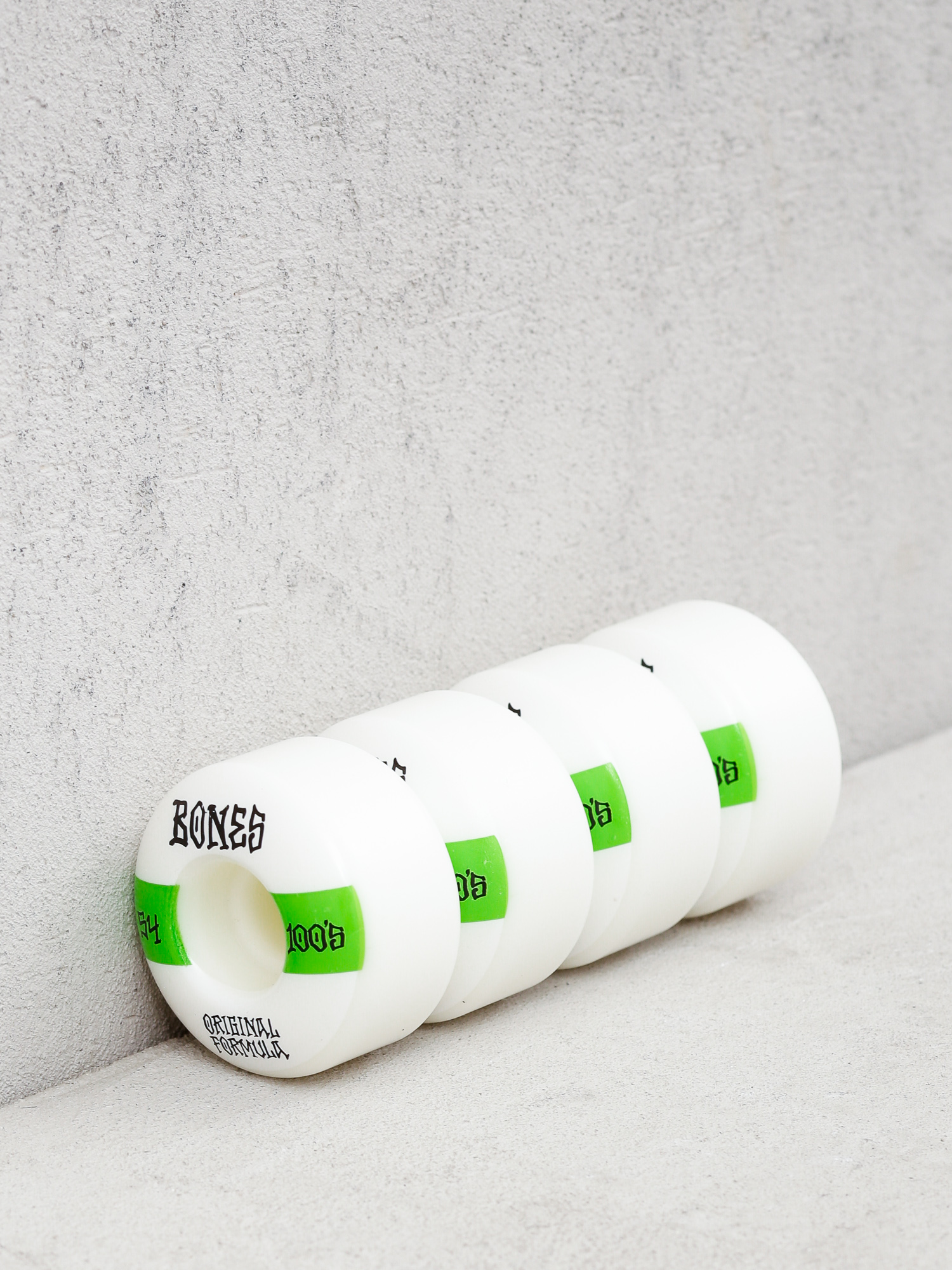 Kółka Bones Og Formula V4 Wide 100A (white/green)