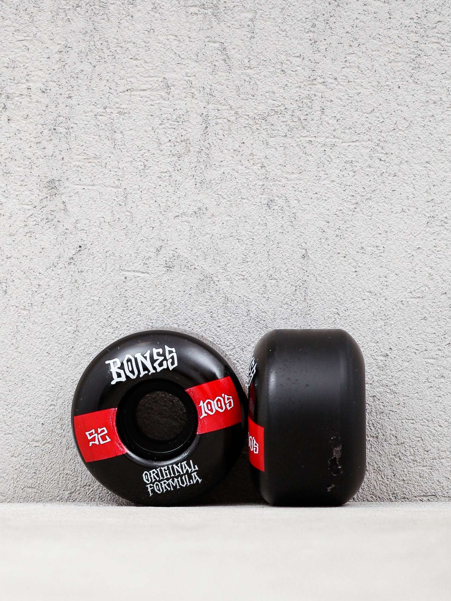 Kółka Bones Og Formula V4 Wide 100A (black/red)