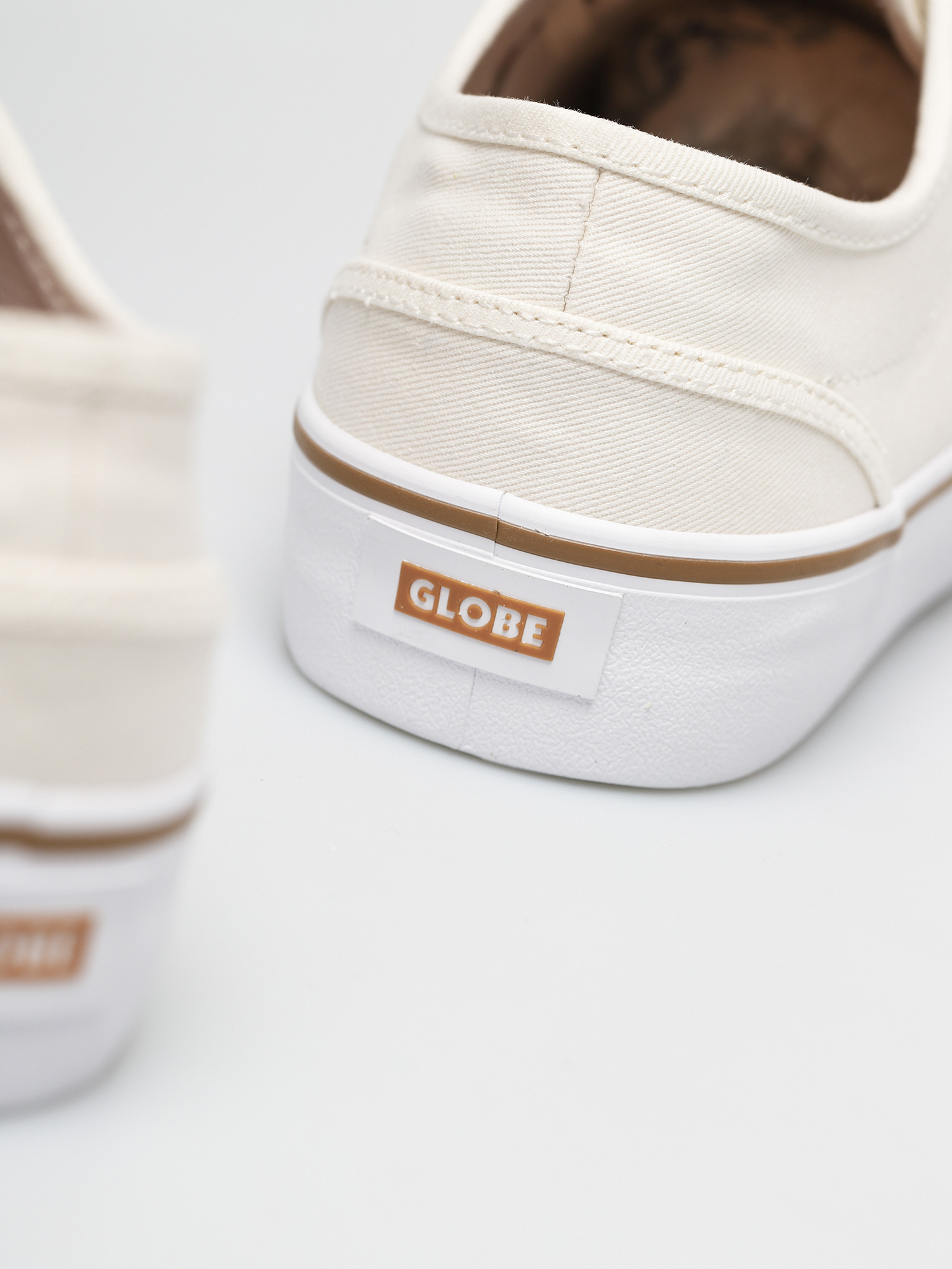 Buty Globe Motley II (organic white/taj)