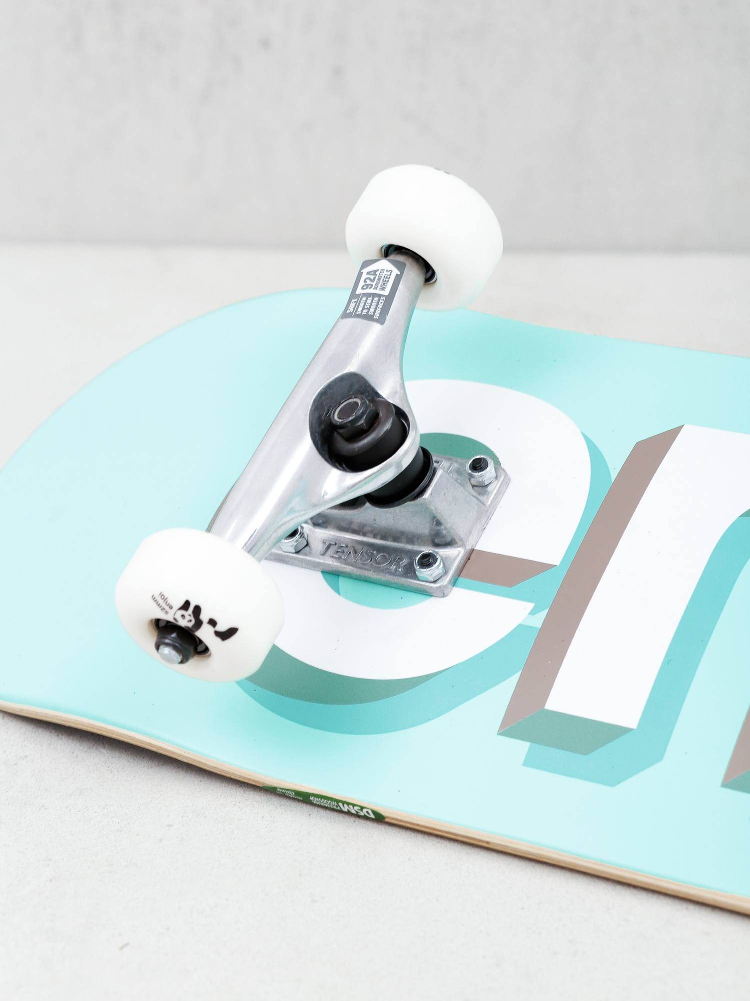 Deskorolka Enjoi Helvetica Neue (aqua)