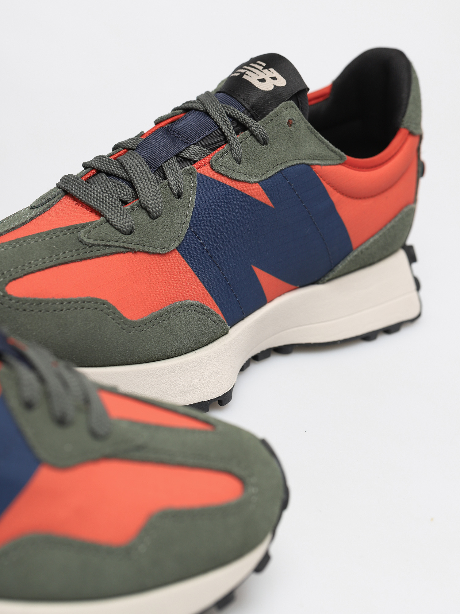 Buty New Balance 327 (dark blaze)