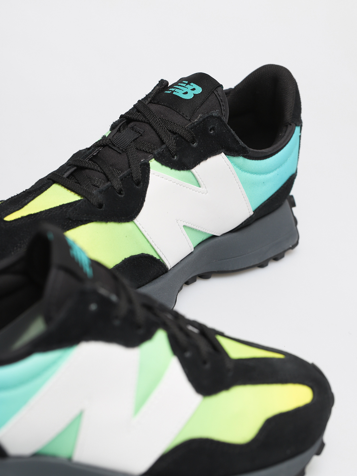 Buty New Balance 327 (black summer jade)