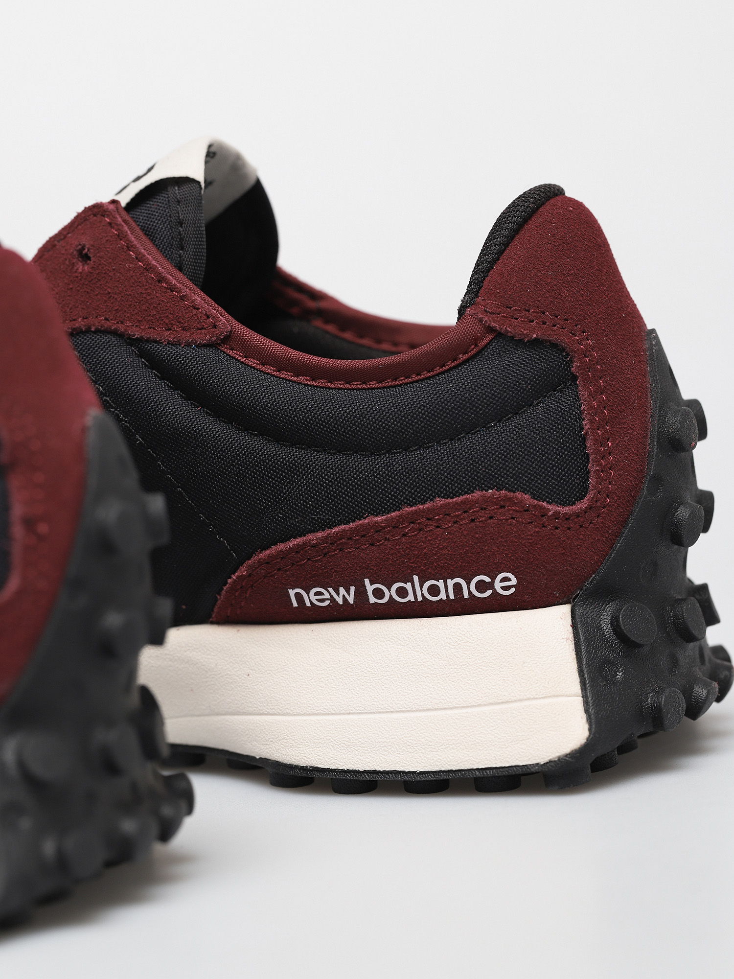 Buty New Balance 327 Wmn (classic burgundy/lt rouge wave)