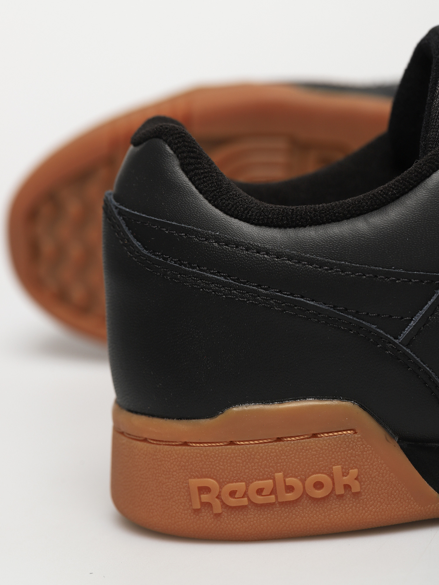 Buty Reebok Workout Plus (black/carbon/red/roya)