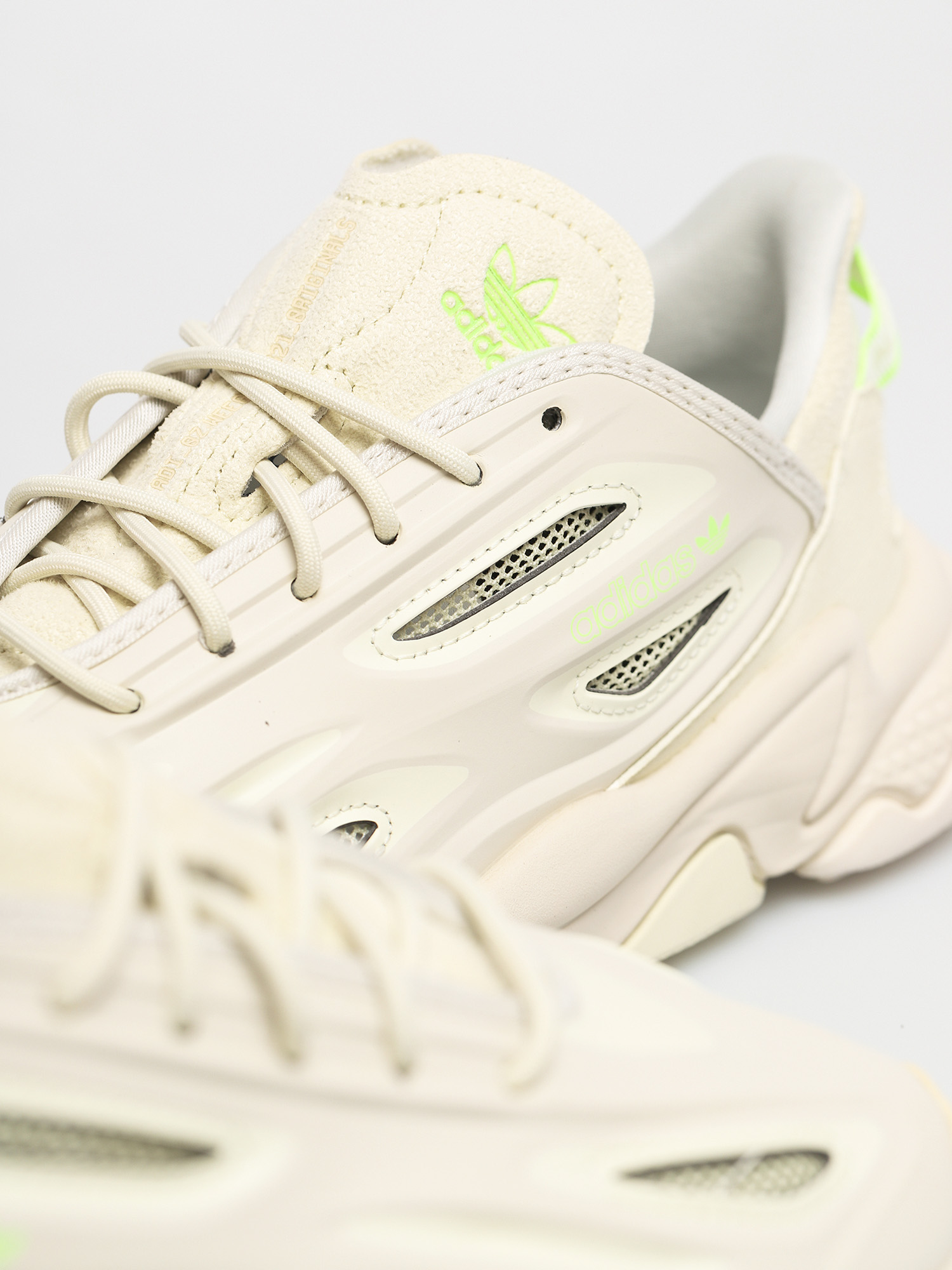 Buty adidas Originals Ozweego Celox Wmn (talc/sand/siggnr)