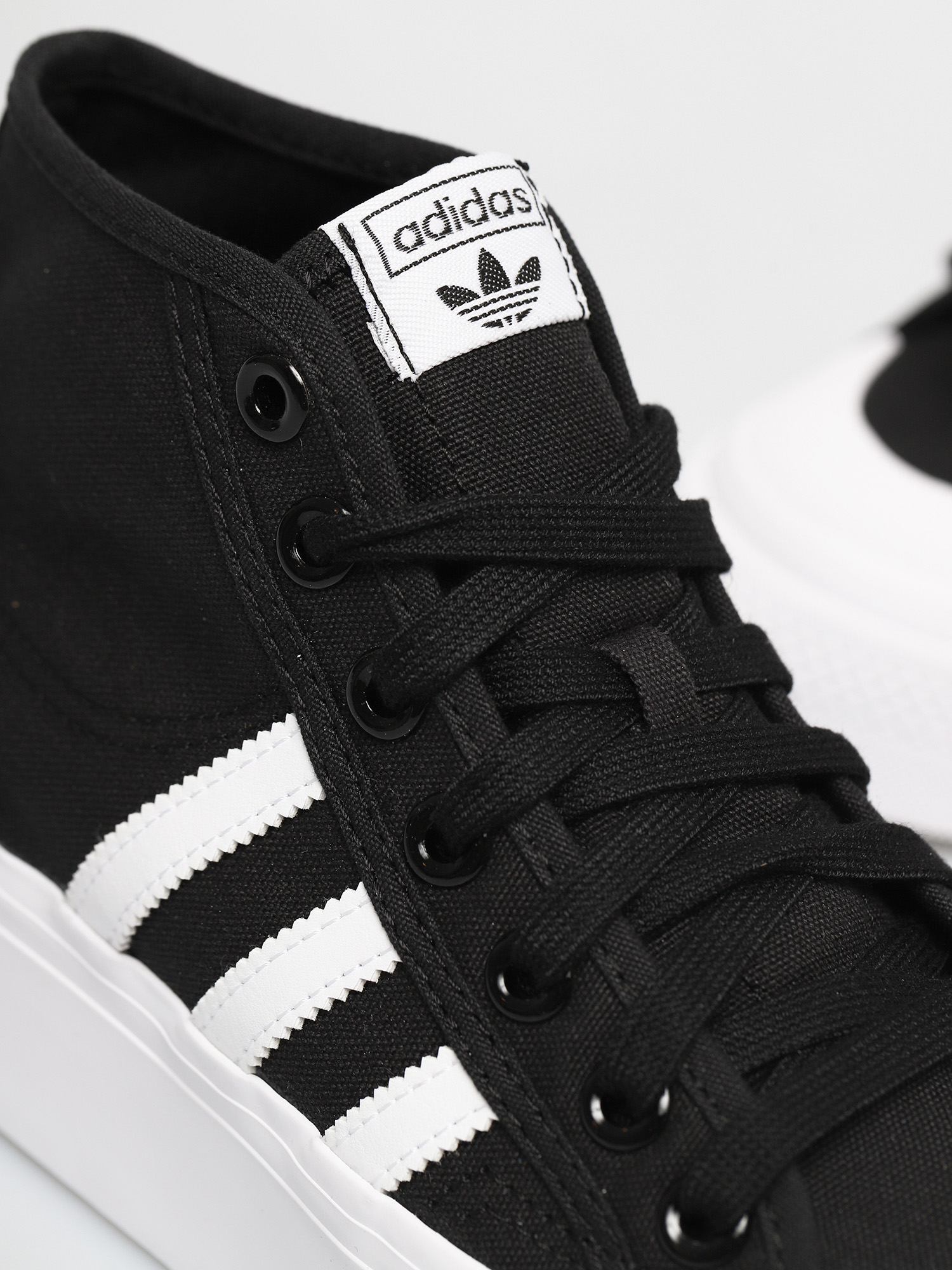 Buty adidas Originals Nizza Platform Mid Wmn (cblack/ftwwht/ftwwht)