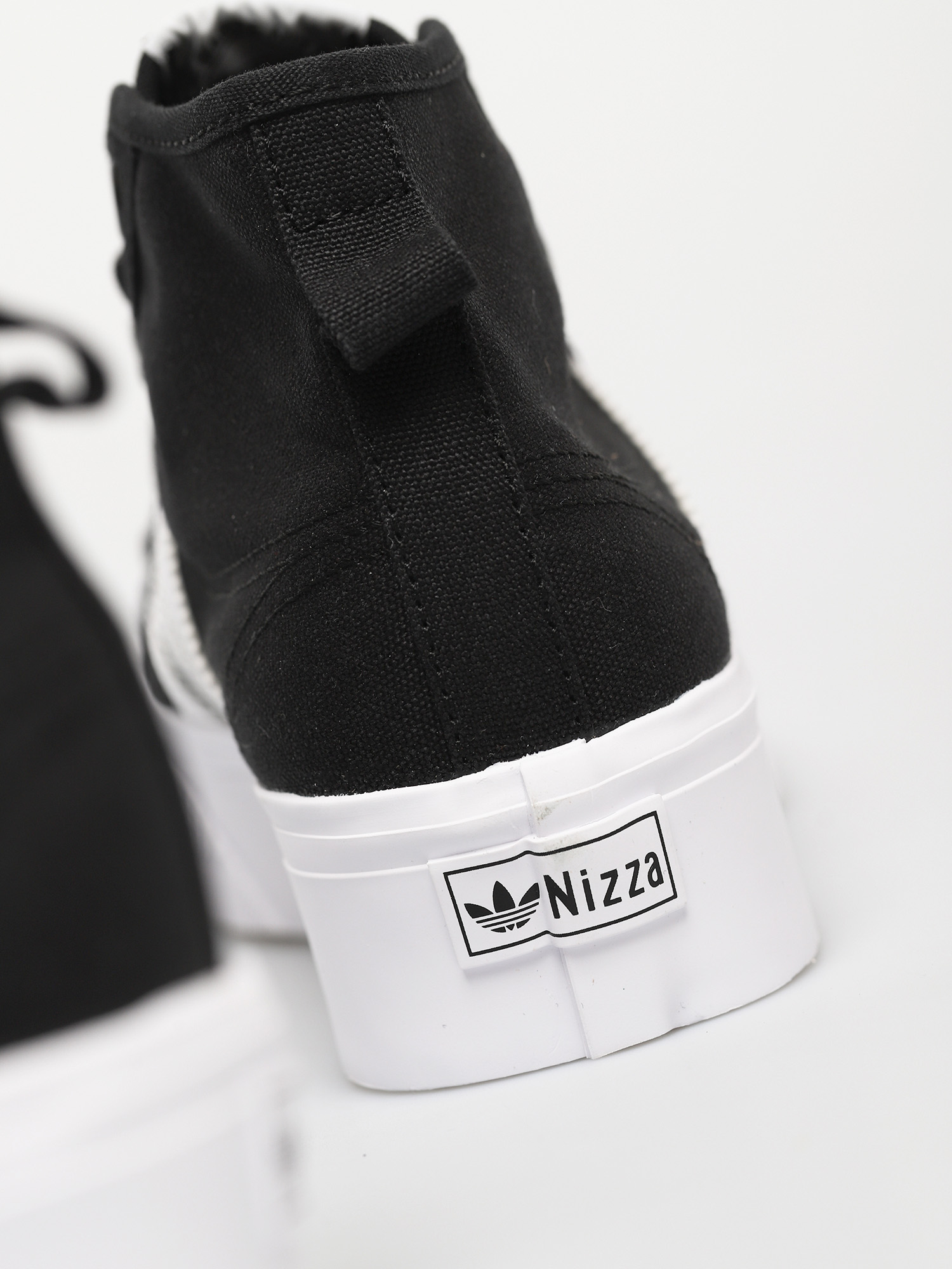 Buty adidas Originals Nizza Platform Mid Wmn (cblack/ftwwht/ftwwht)