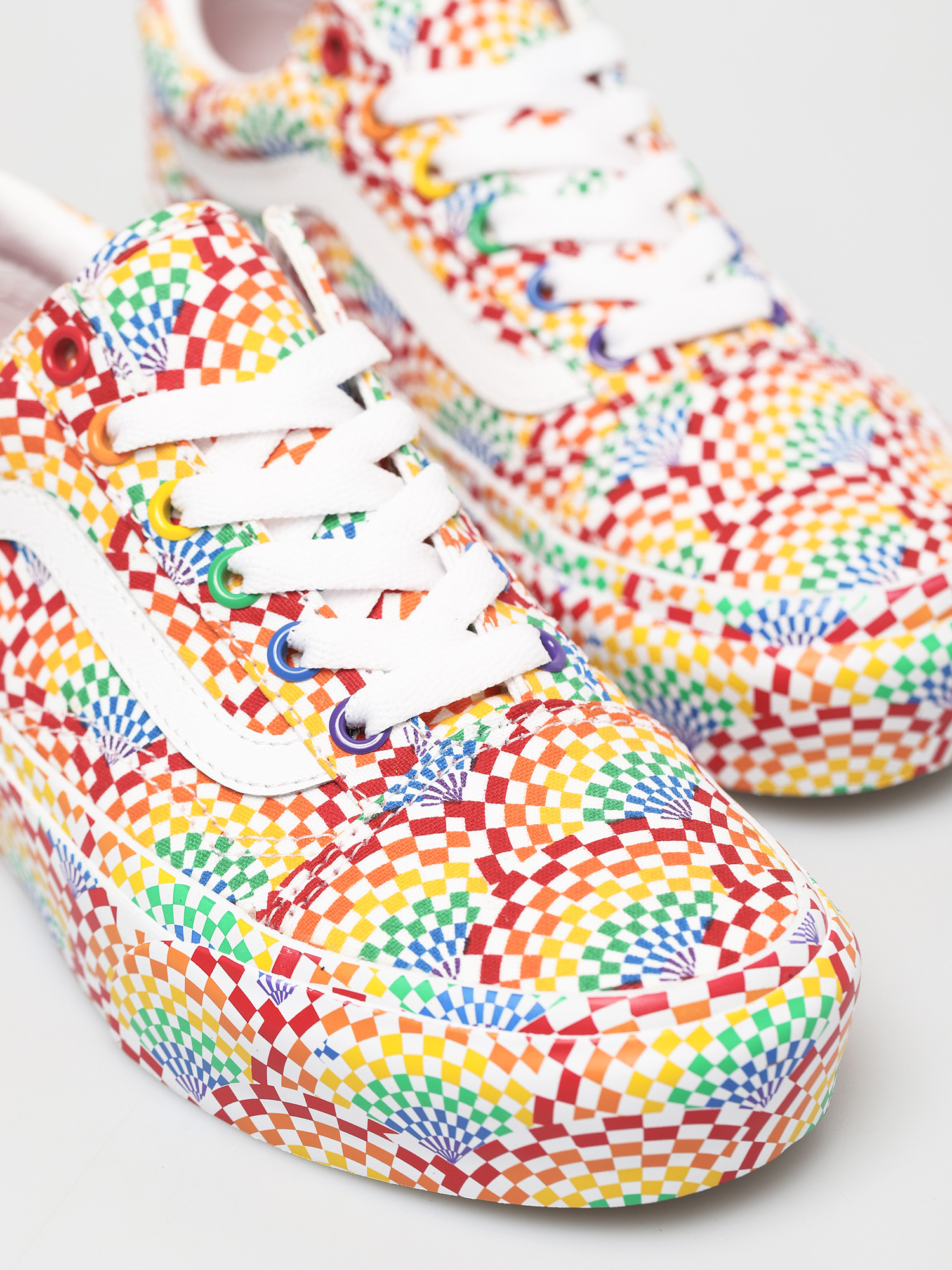 Buty Vans Old Skool Platform (pride multi/true white)
