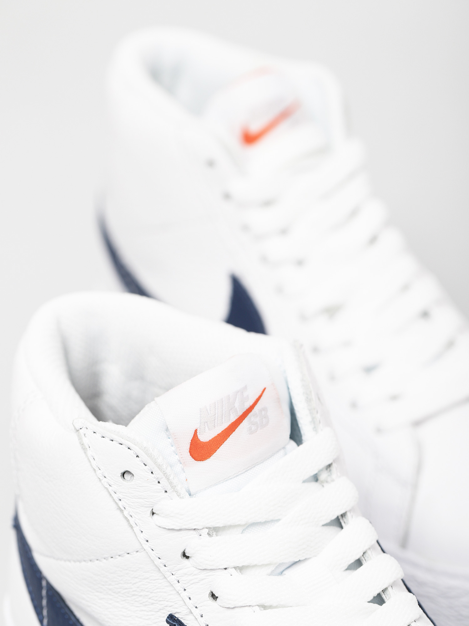 Buty Nike SB Zoom Blazer Mid (white/navy white/safety orange)