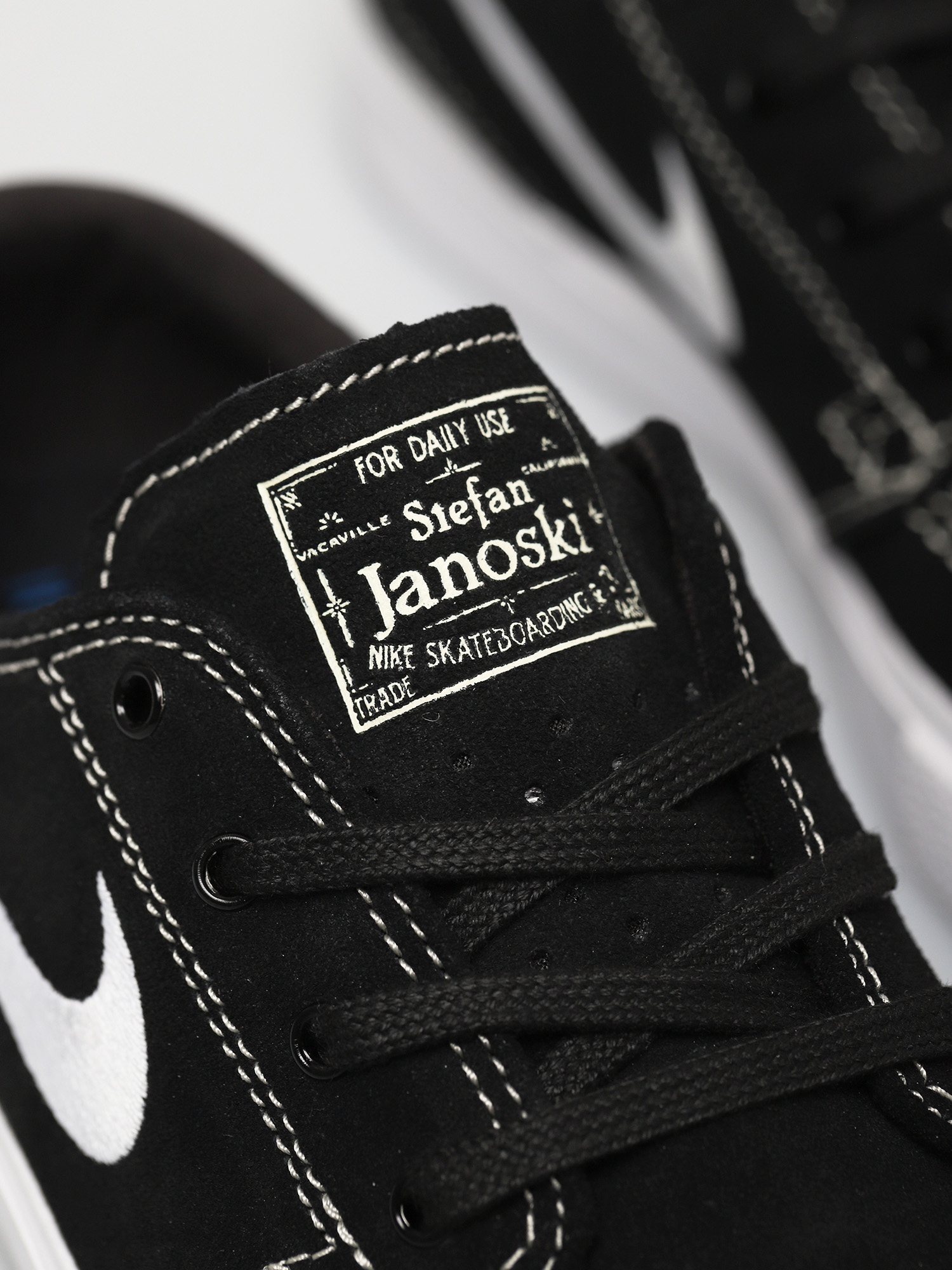 Buty Nike SB Zoom Janoski Rm (black/white black coconut milk)
