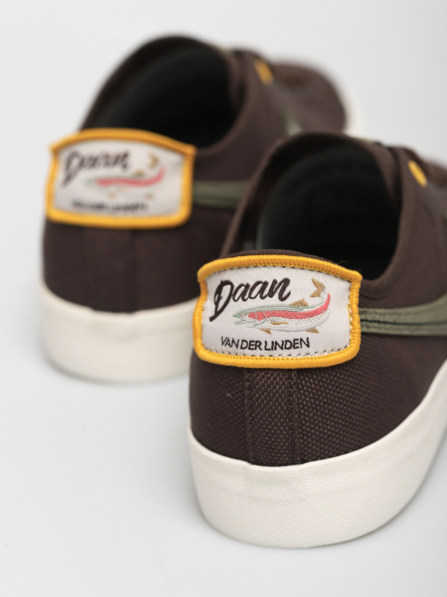 Buty Nike SB X Daan Van Der Linden Blazer Court (baroque brown/medium olive light bone)