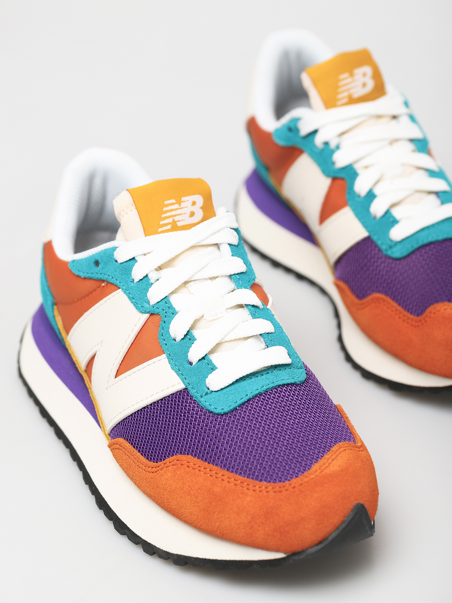 Buty New Balance 237 Wmn (vintage orange)