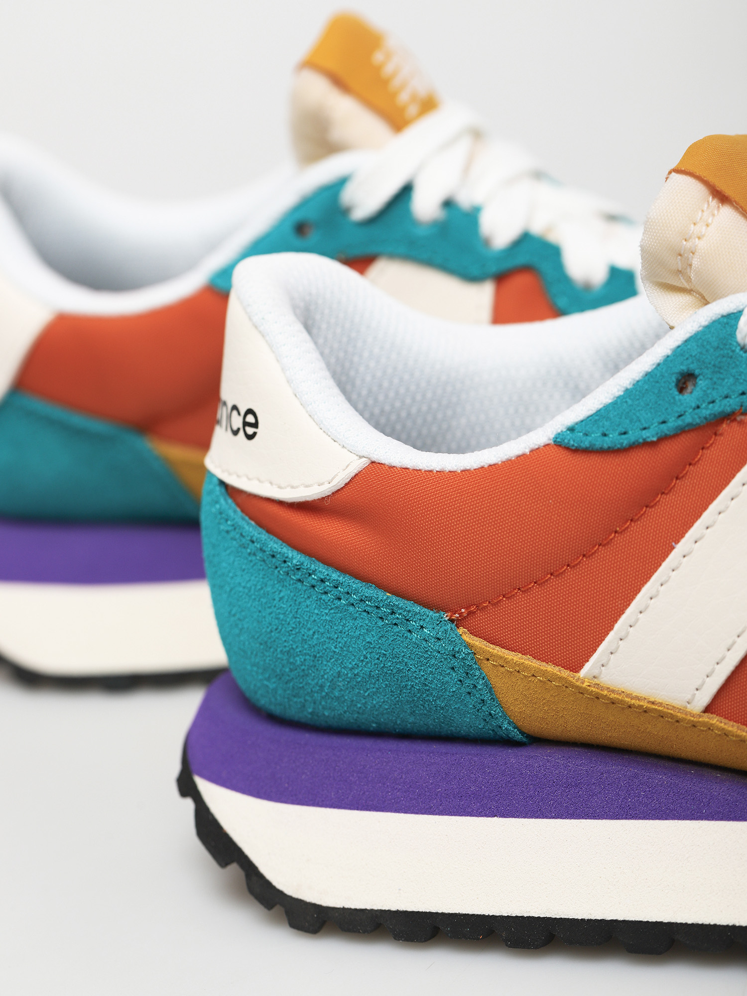 Buty New Balance 237 Wmn (vintage orange)