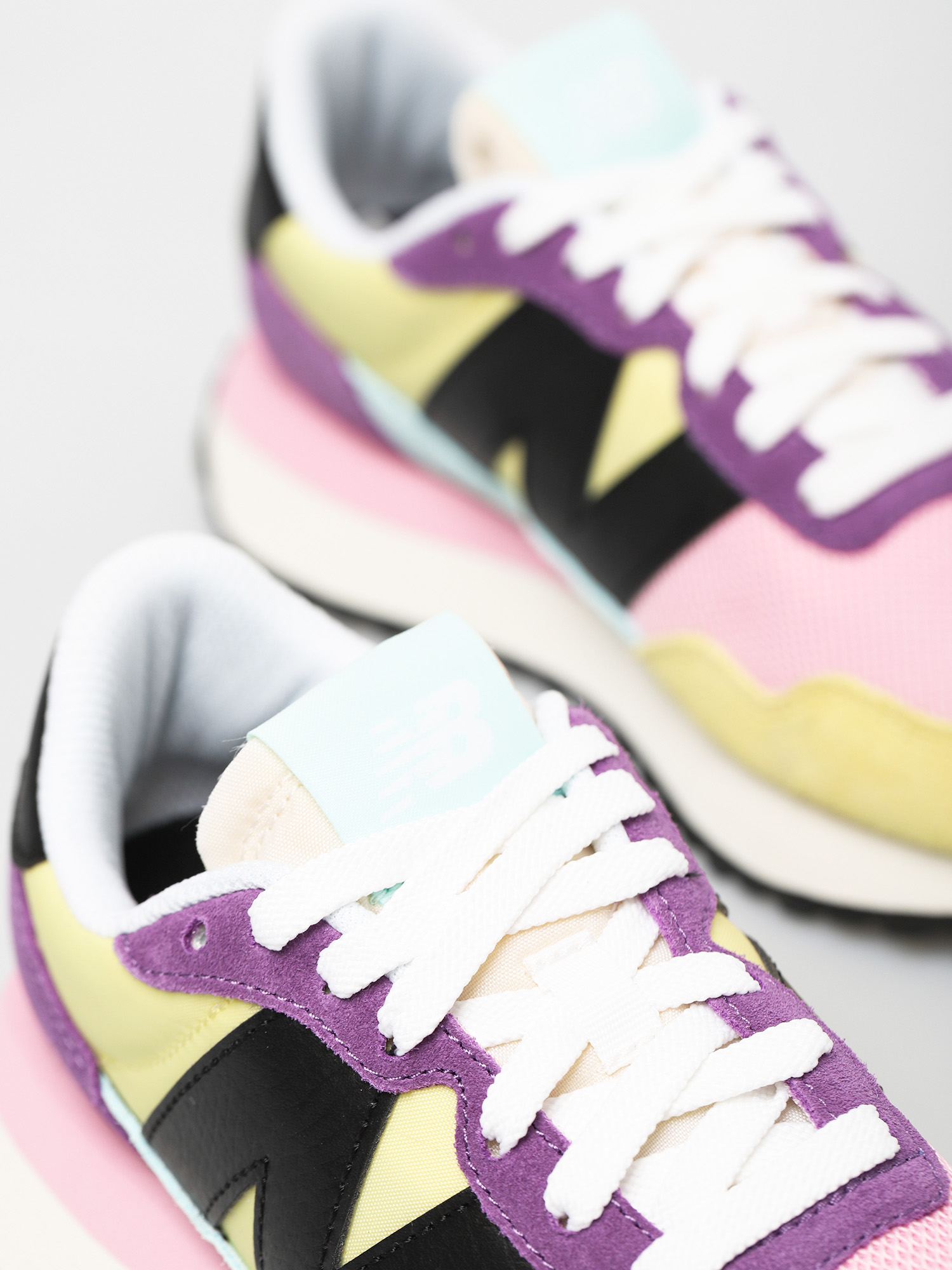 Buty New Balance 237 Wmn (lemon haze)