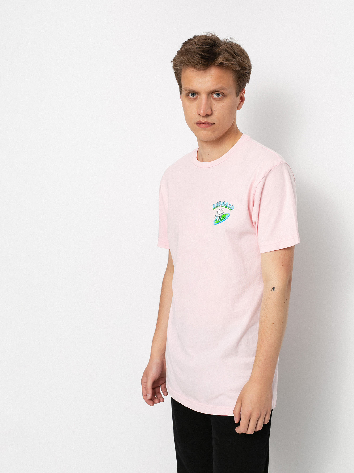 T-shirt RipNDip The World Is Yours (light pink)