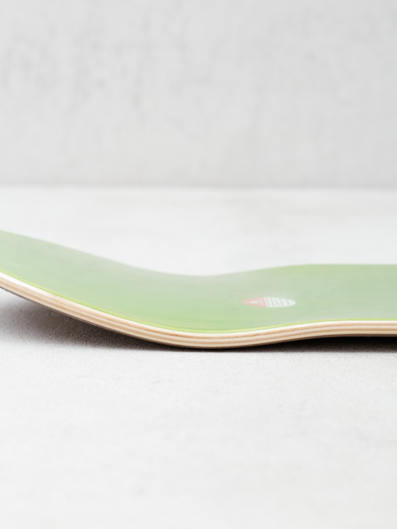 Deck Magenta Big Plant Team (brown)