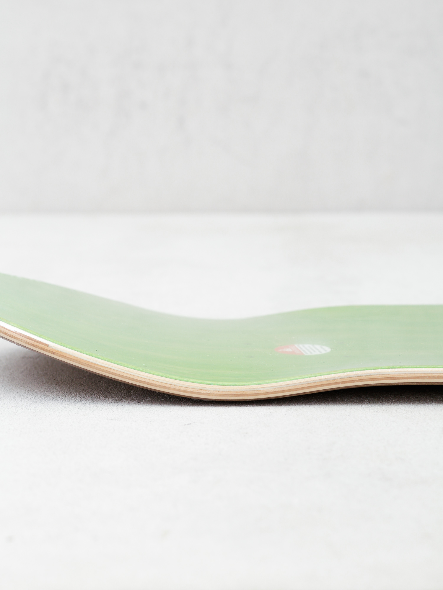 Deck Magenta Landscape Soy Panday