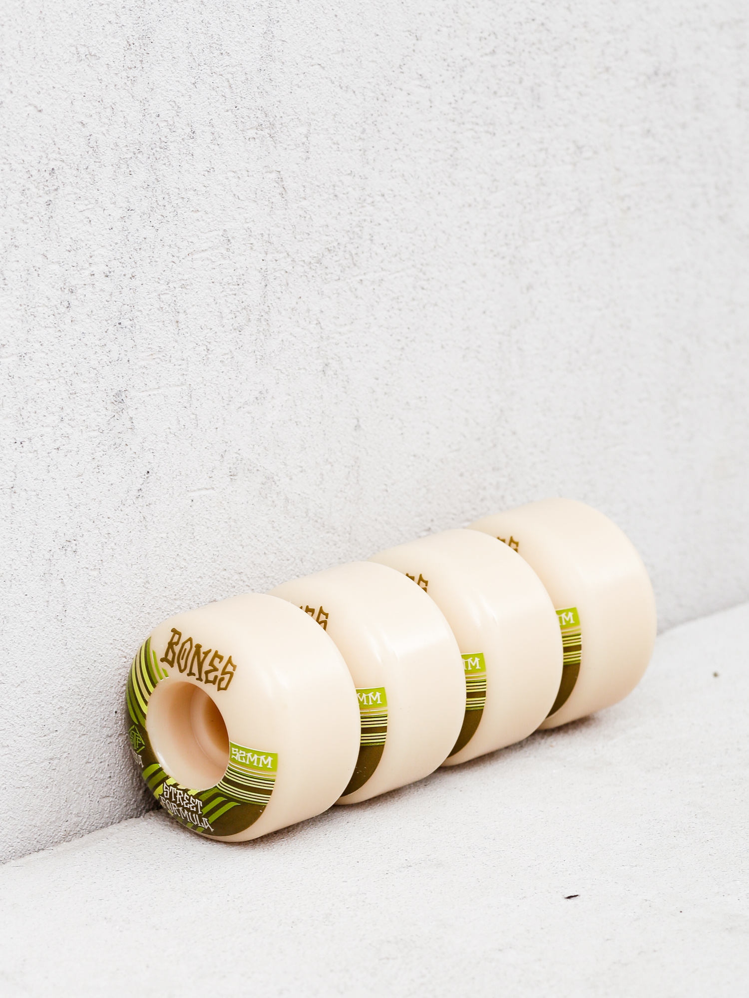 Kółka Bones Retros STF V4 Wide 99A (white)