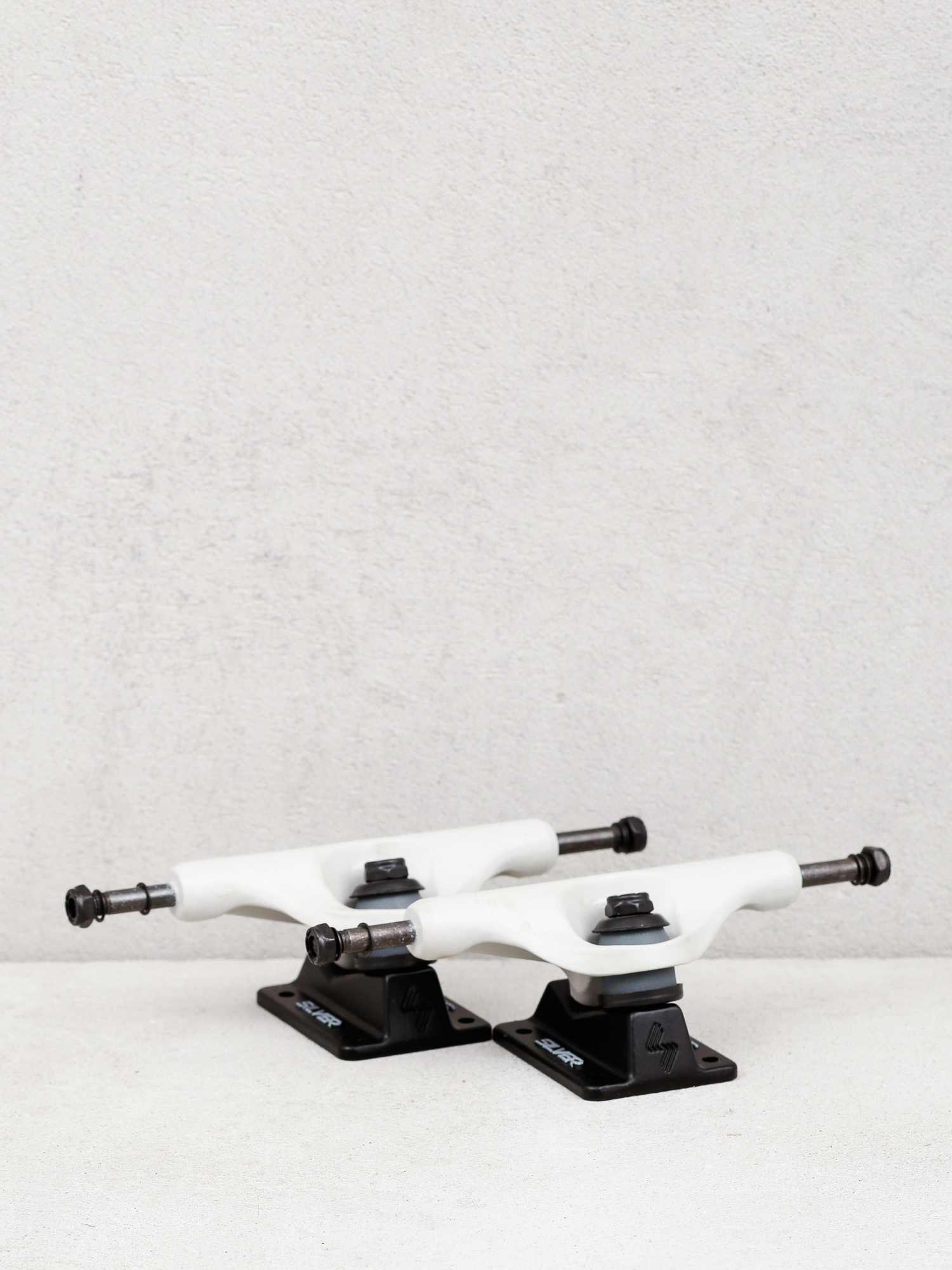 Traki Silver M Class Hollow Yoshi Tanenbaum (white/black)