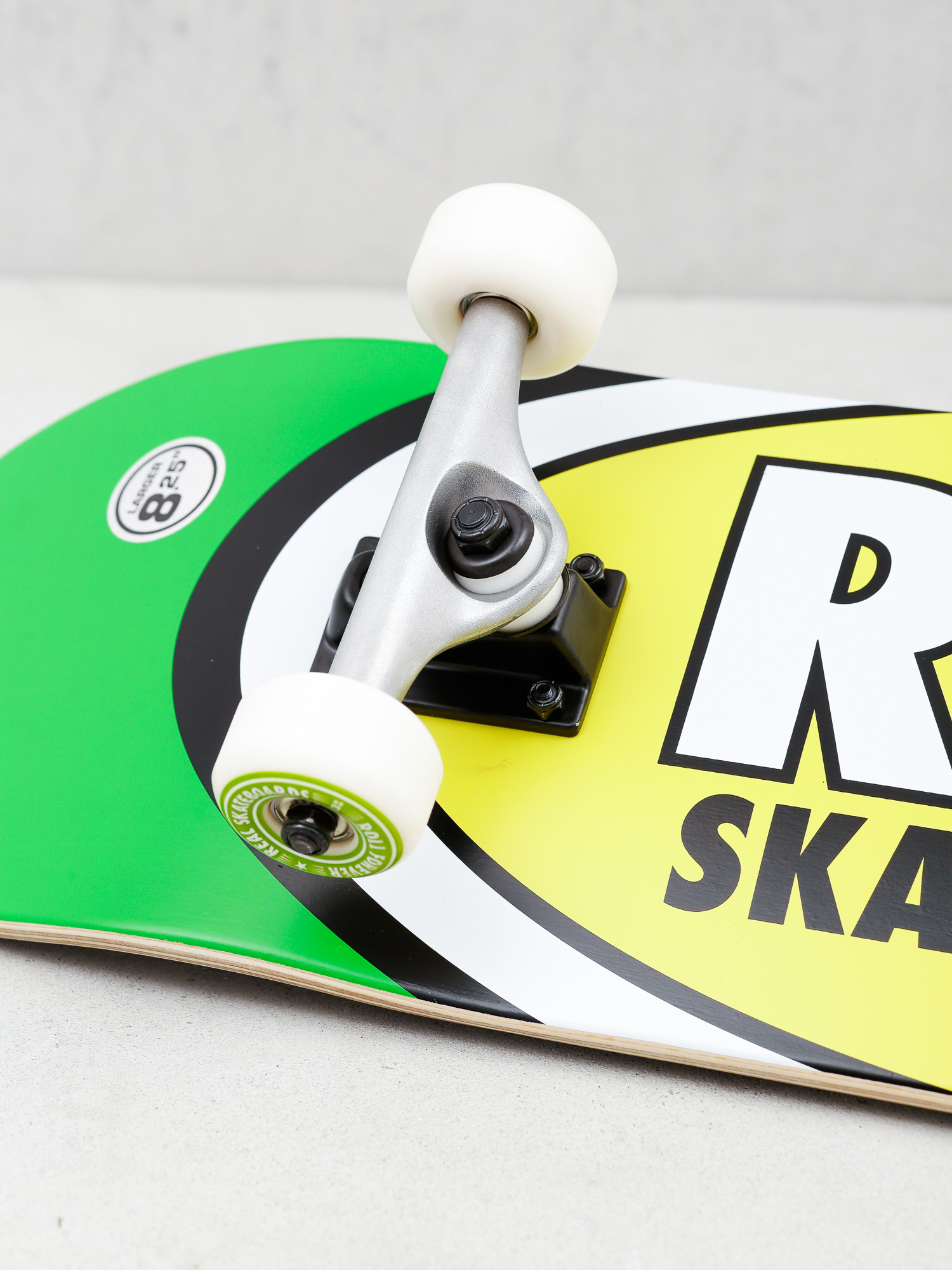 Deskorolka Real Tm Edition Oval (green/yellow/red)