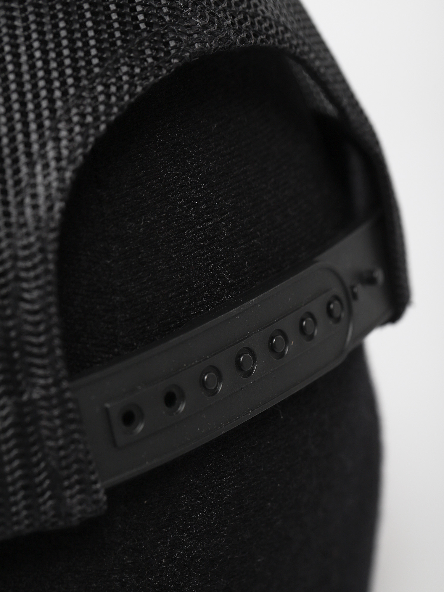 Czapka z daszkiem Salty Crew Pinnacle 2 Retro Trucker (black)