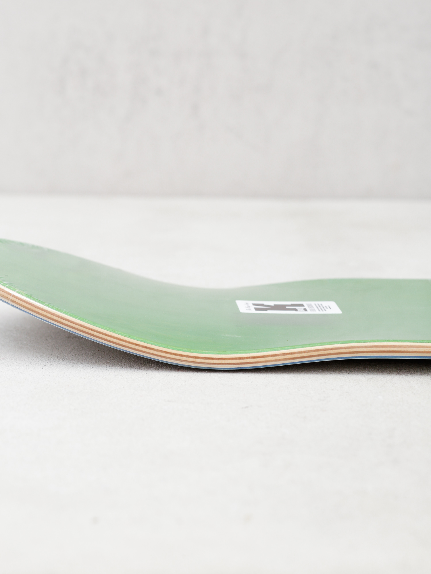 Deck DGK Rolling Papers (boo johnson)