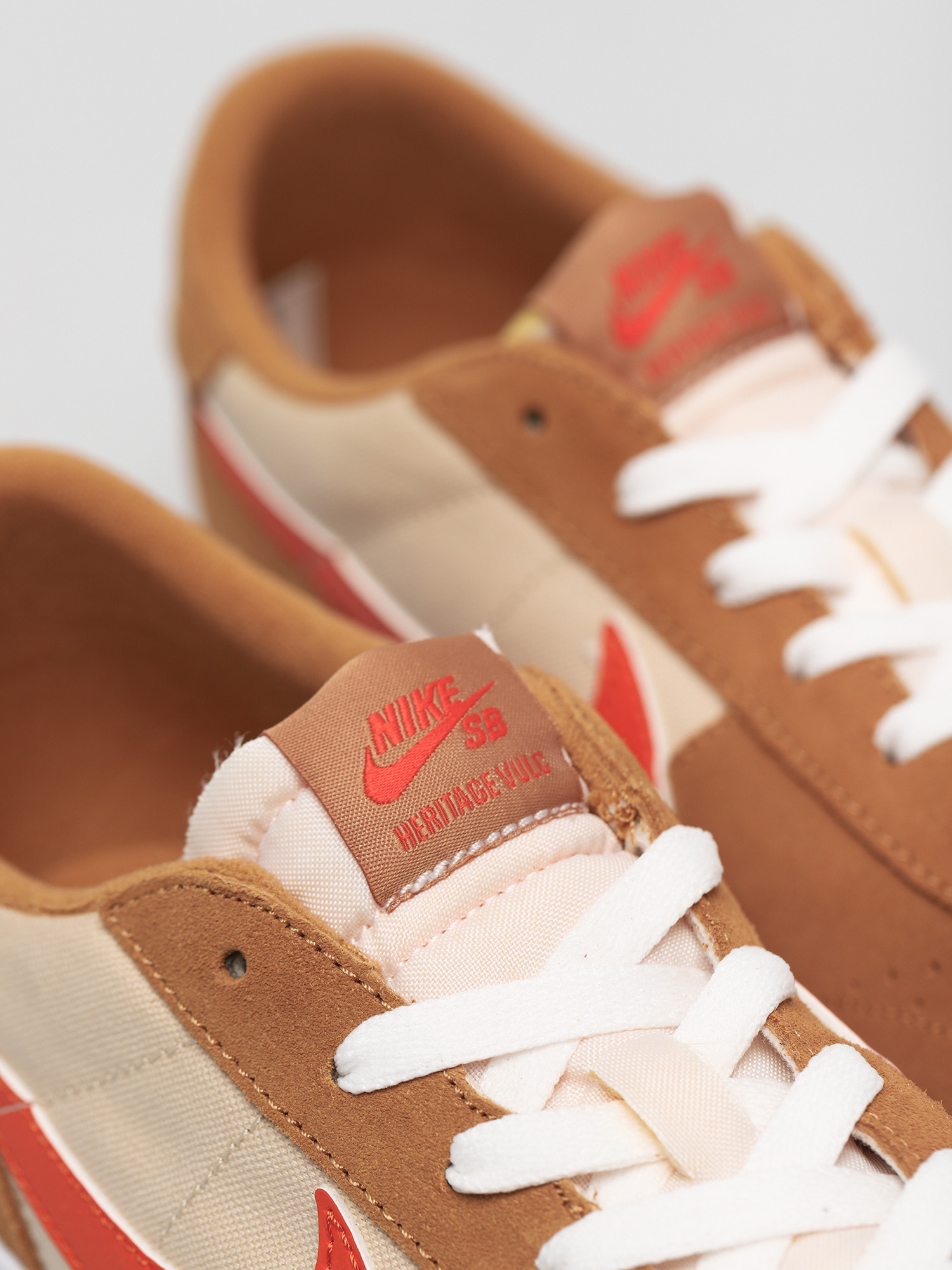 Buty Nike SB Heritage Vulc (flax/college orange oatmeal white)