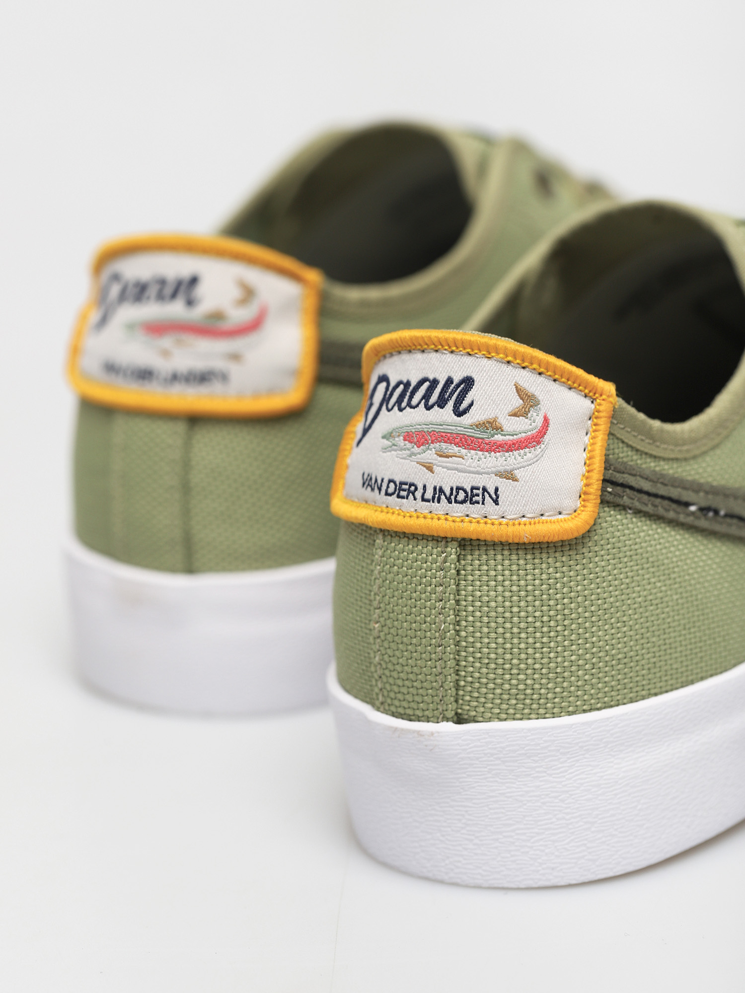 Buty Nike SB X Daan Van Der Linden Blazer Court (dusty olive/medium olive light bone navy)