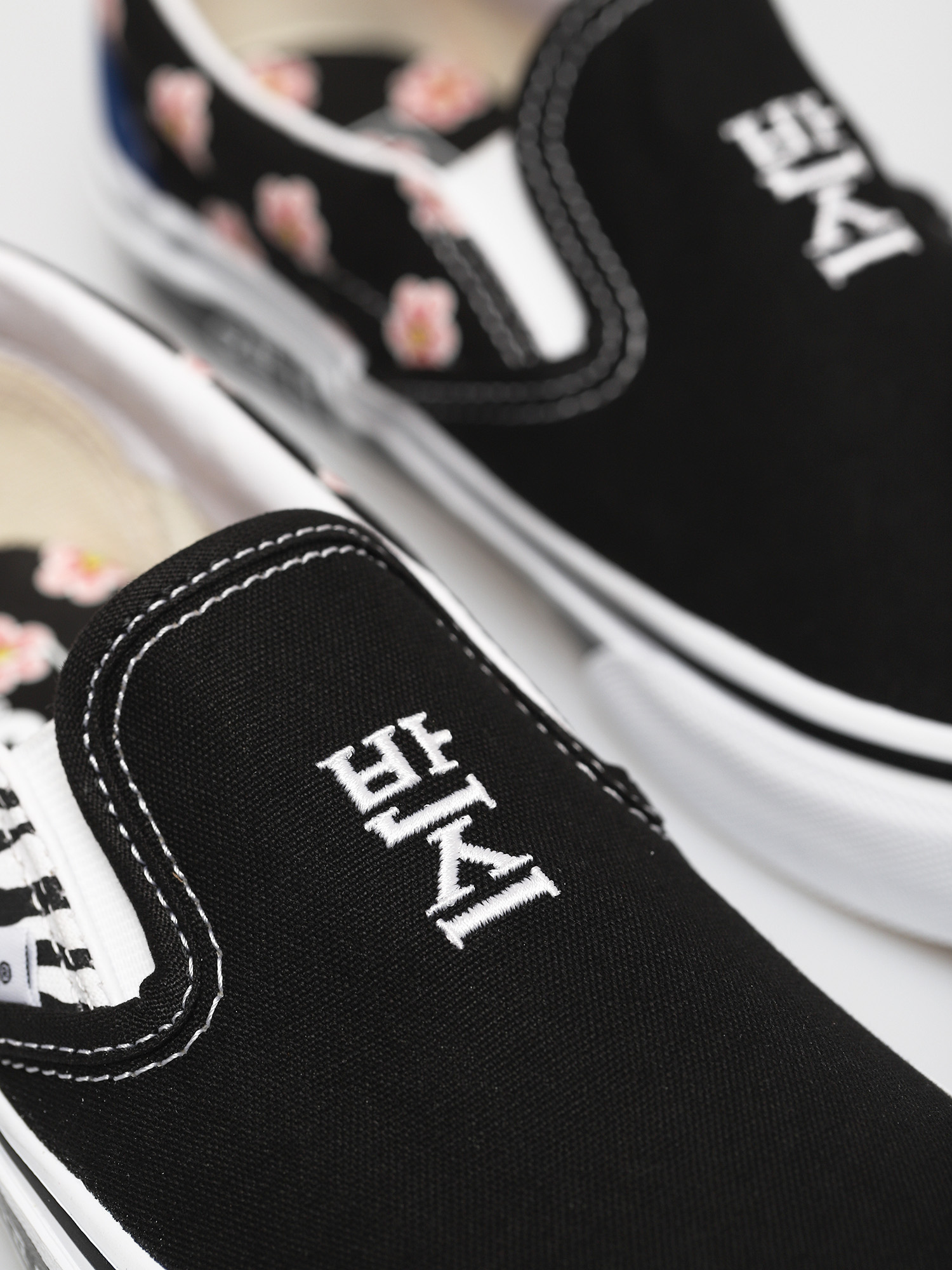 Buty Vans Classic Slip On (koreantypgrphy/rcgrdtrbl)