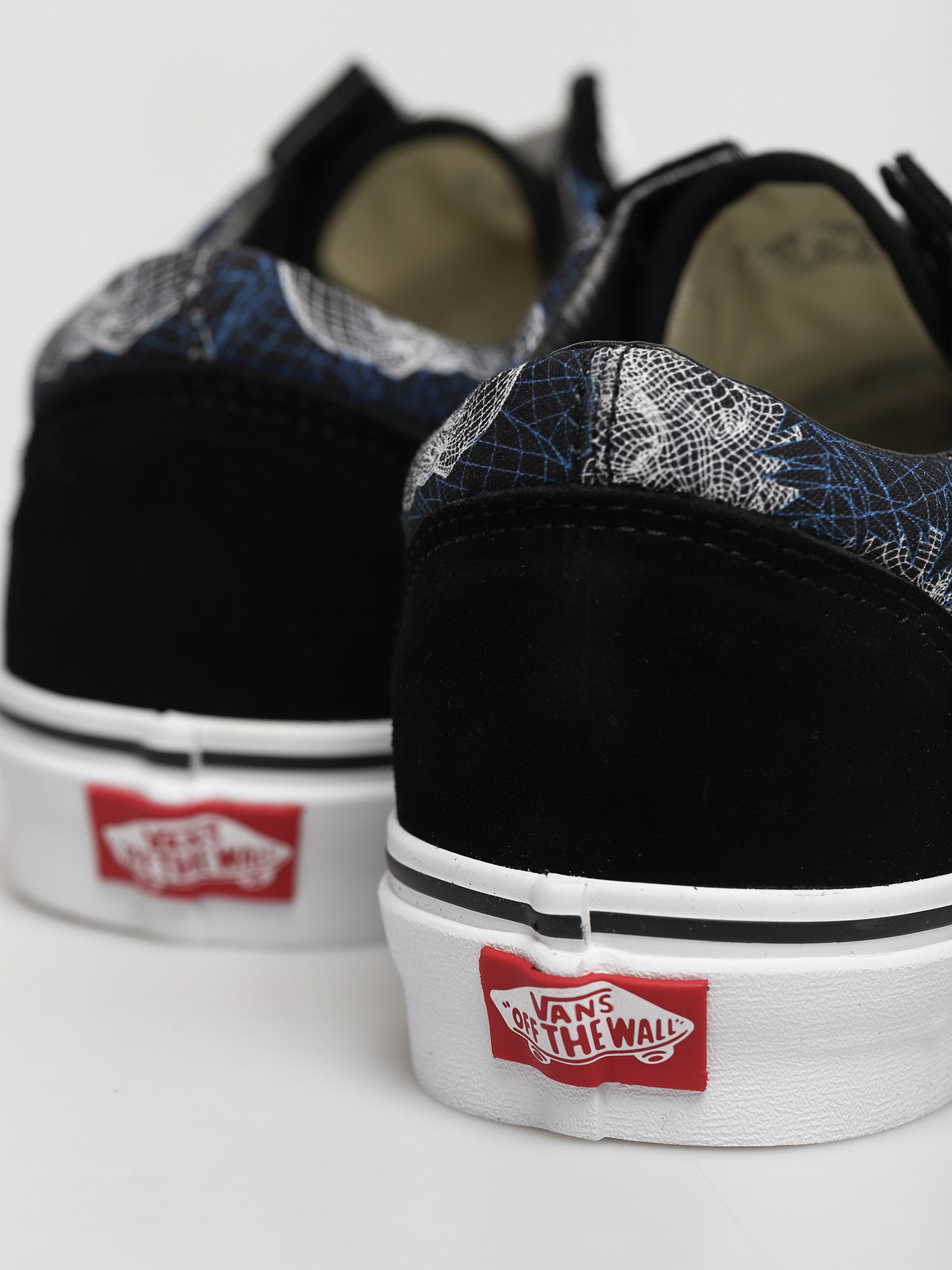 Buty Vans Old Skool (wireframe skulls/blktrwt)