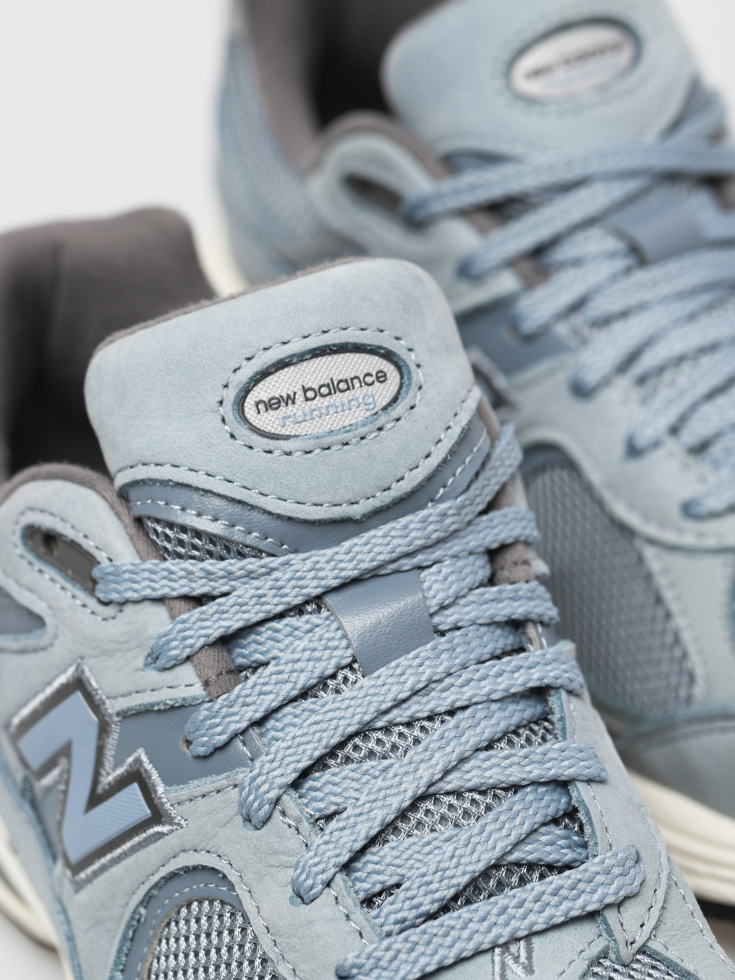 Buty New Balance 2002 (rain cloud)