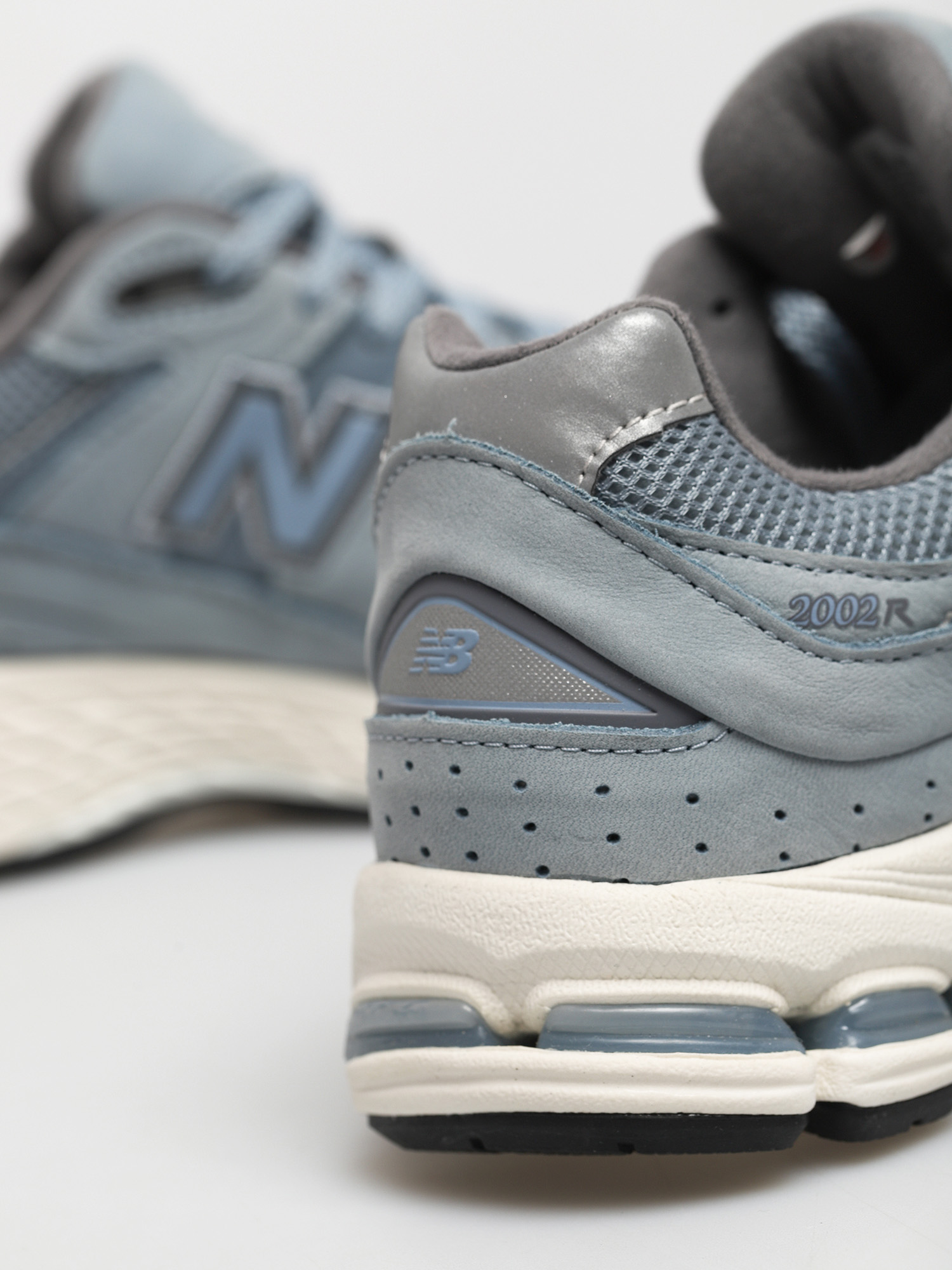Buty New Balance 2002 (rain cloud)
