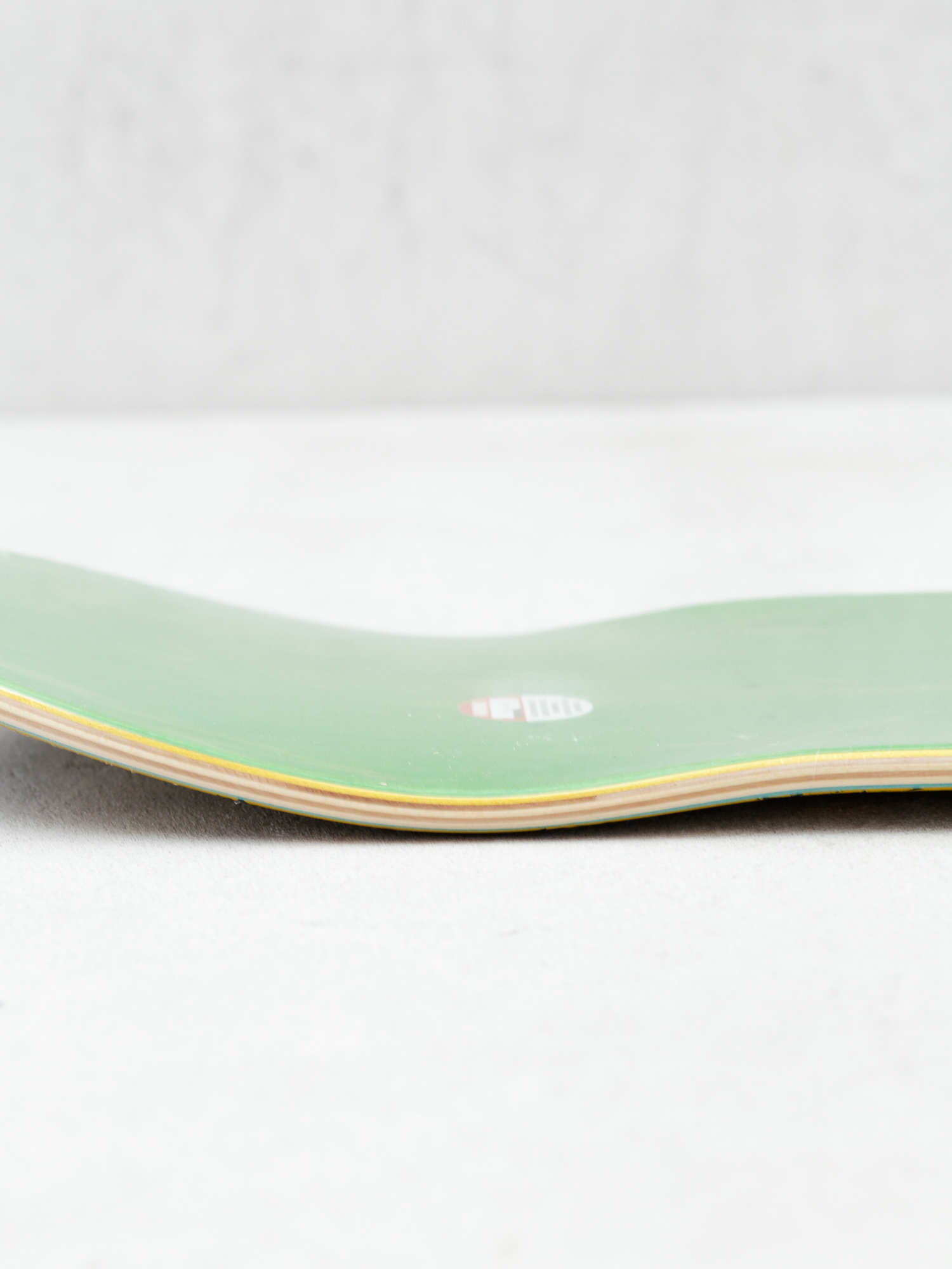 Deck Antihero Curb Riot Redux (yellow/dark green)