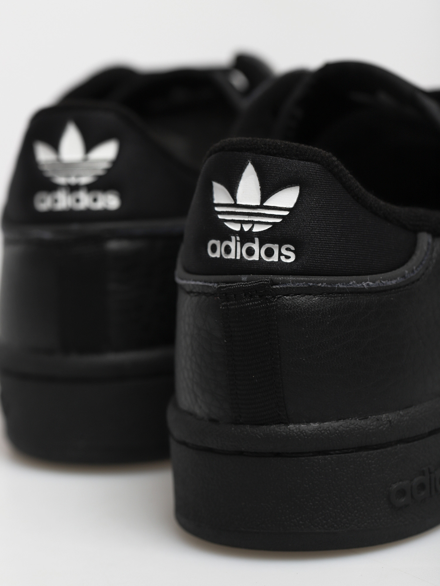 Buty adidas Originals Continental 80 Stripes (cblack/conavy/vivred)