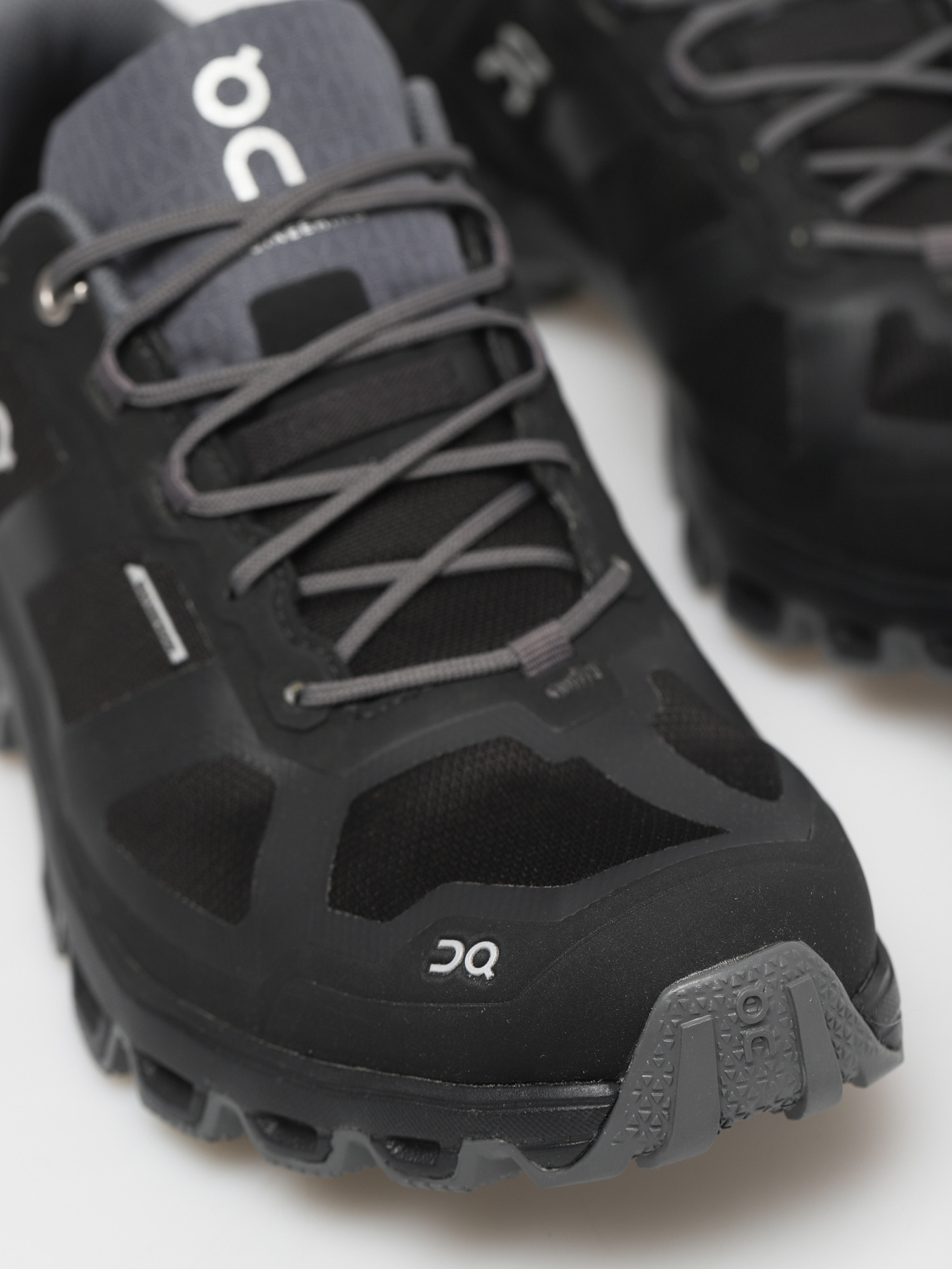 Buty On Running Cloudventure Waterproof (black/graphit)