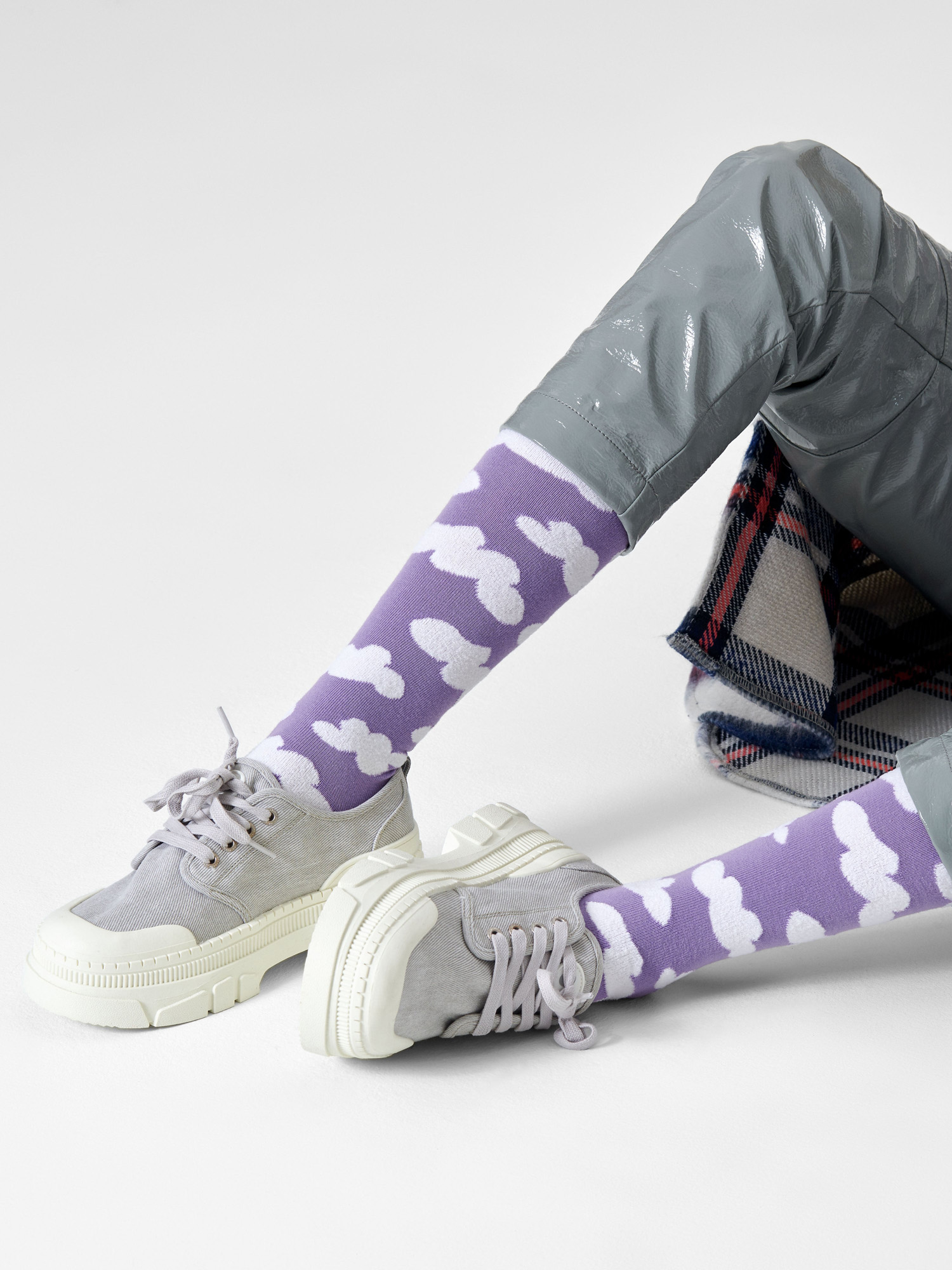 Skarpetki Happy Socks Cloudy Knee High (violet/white)