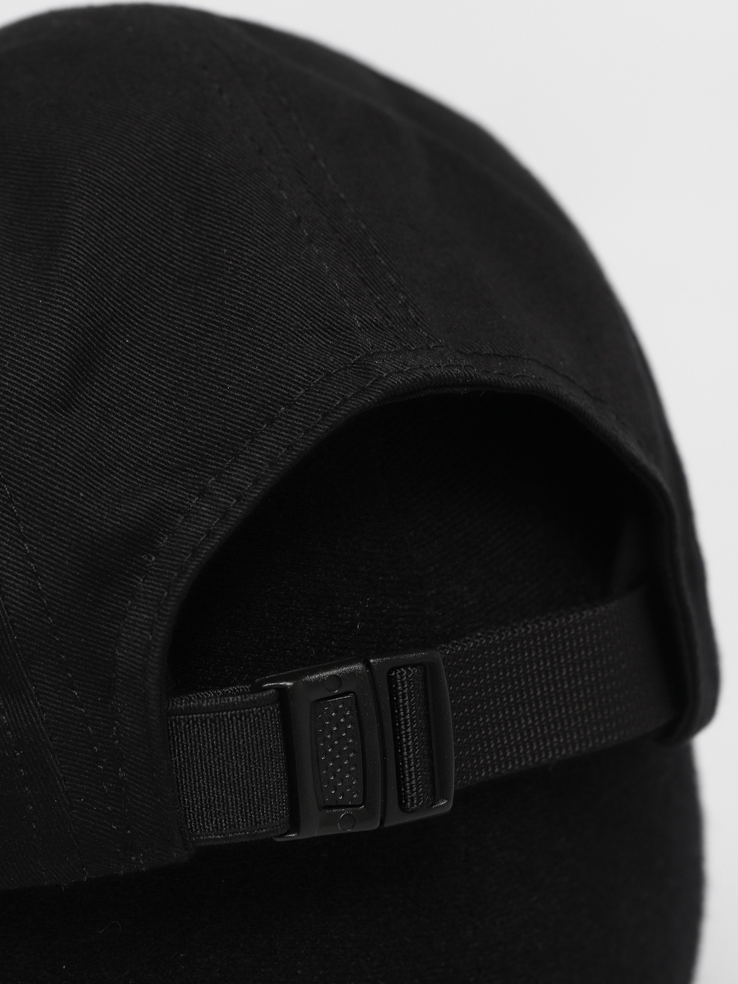 Czapka z daszkiem Nervous Pigeon (black)