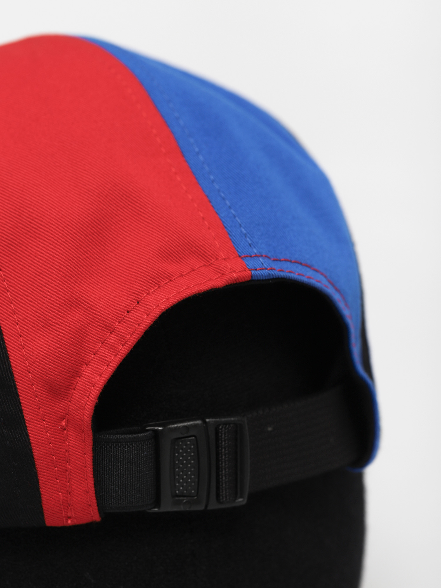 Czapka z daszkiem Nervous Geo (color)