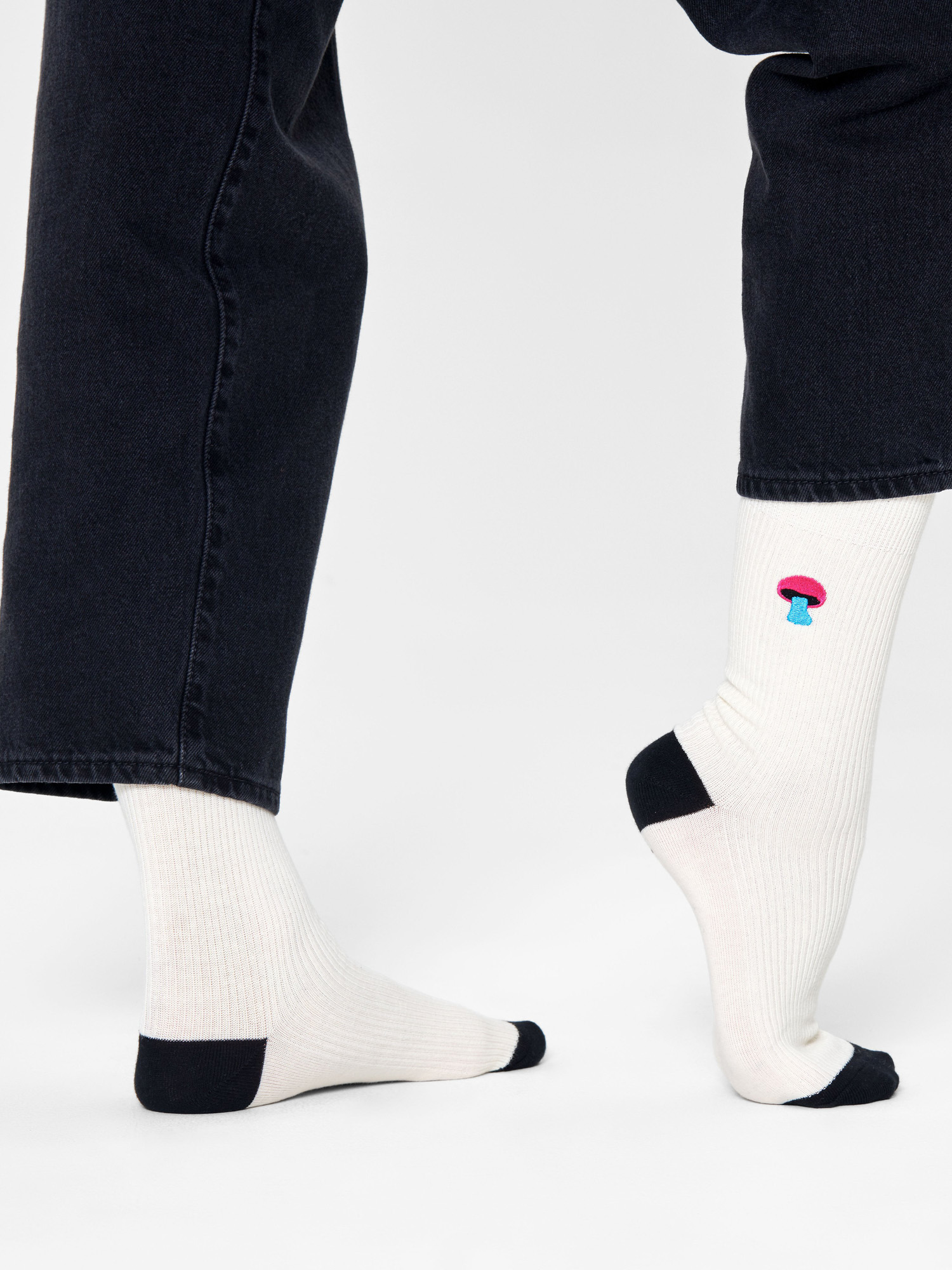 Skarpetki Happy Socks Ribbed Embroidery Mushroom (white/black)