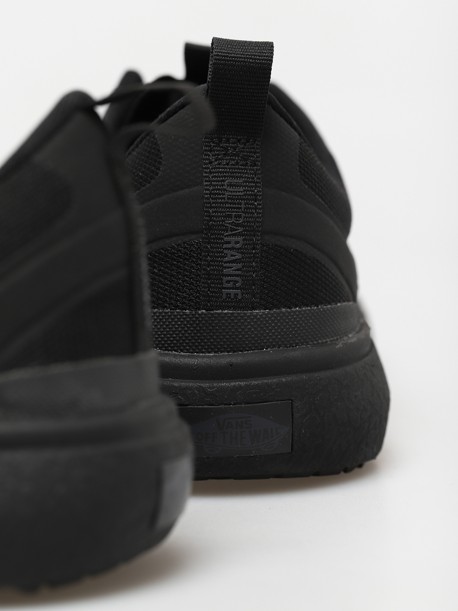 Buty Vans Ultrarange Exo (black/black/black)