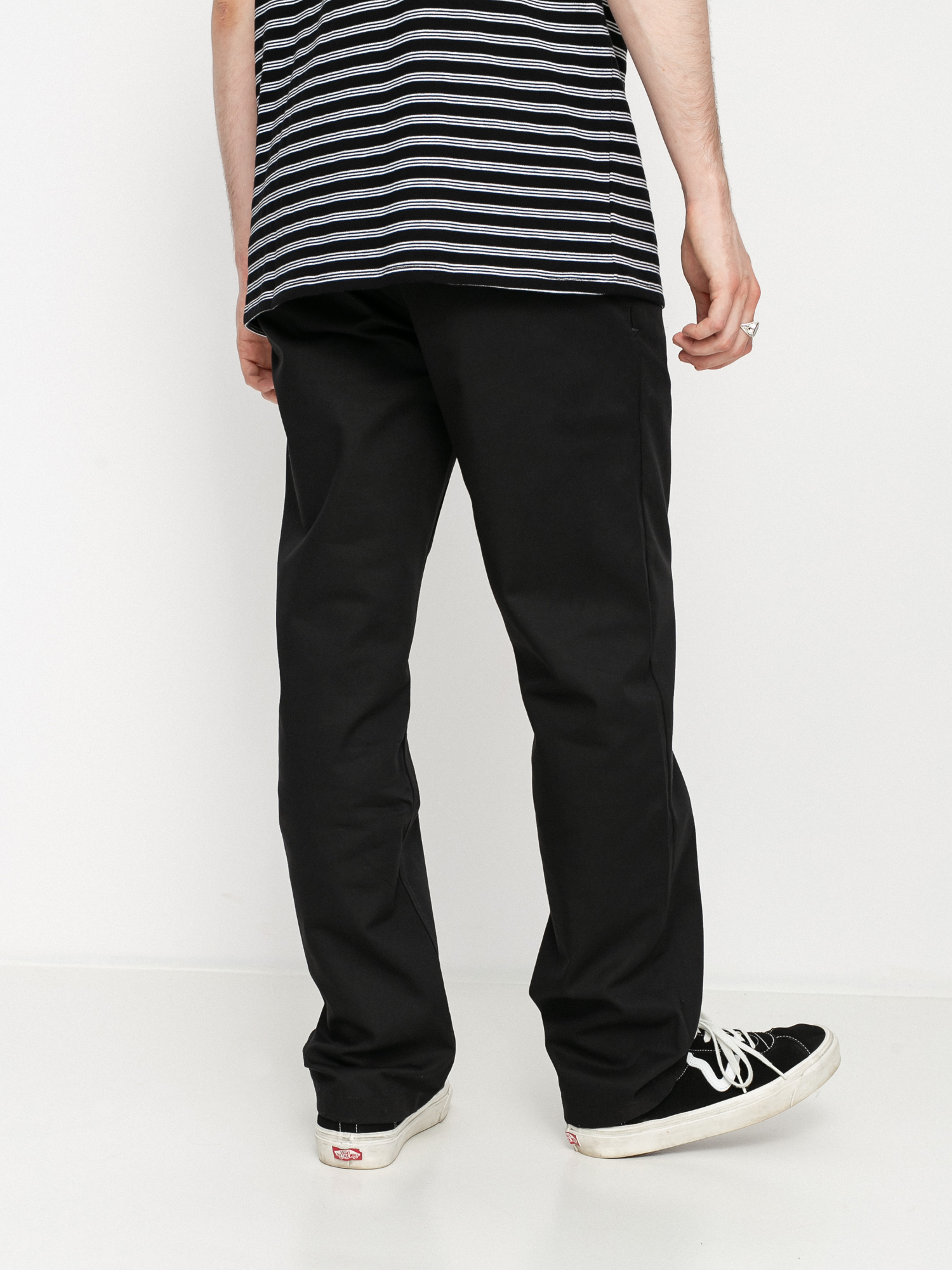Spodnie Vans Authentic Chino Relaxed (black)