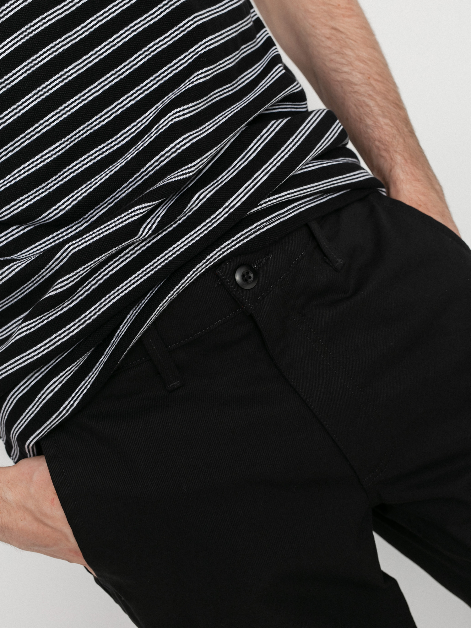 Spodnie Vans Authentic Chino Relaxed (black)