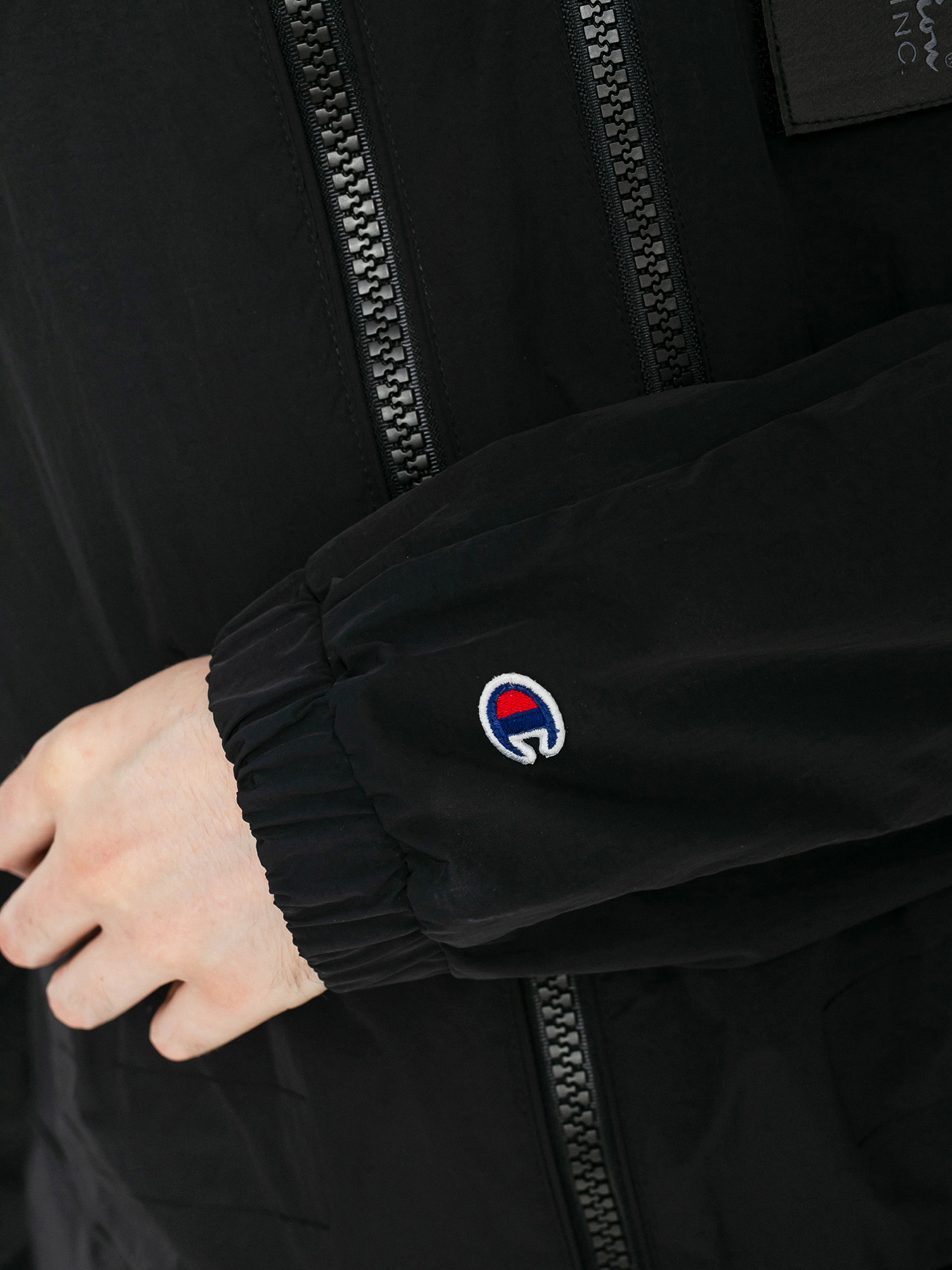 Kurtka Champion Hooded Jacket 214524 (nbk)