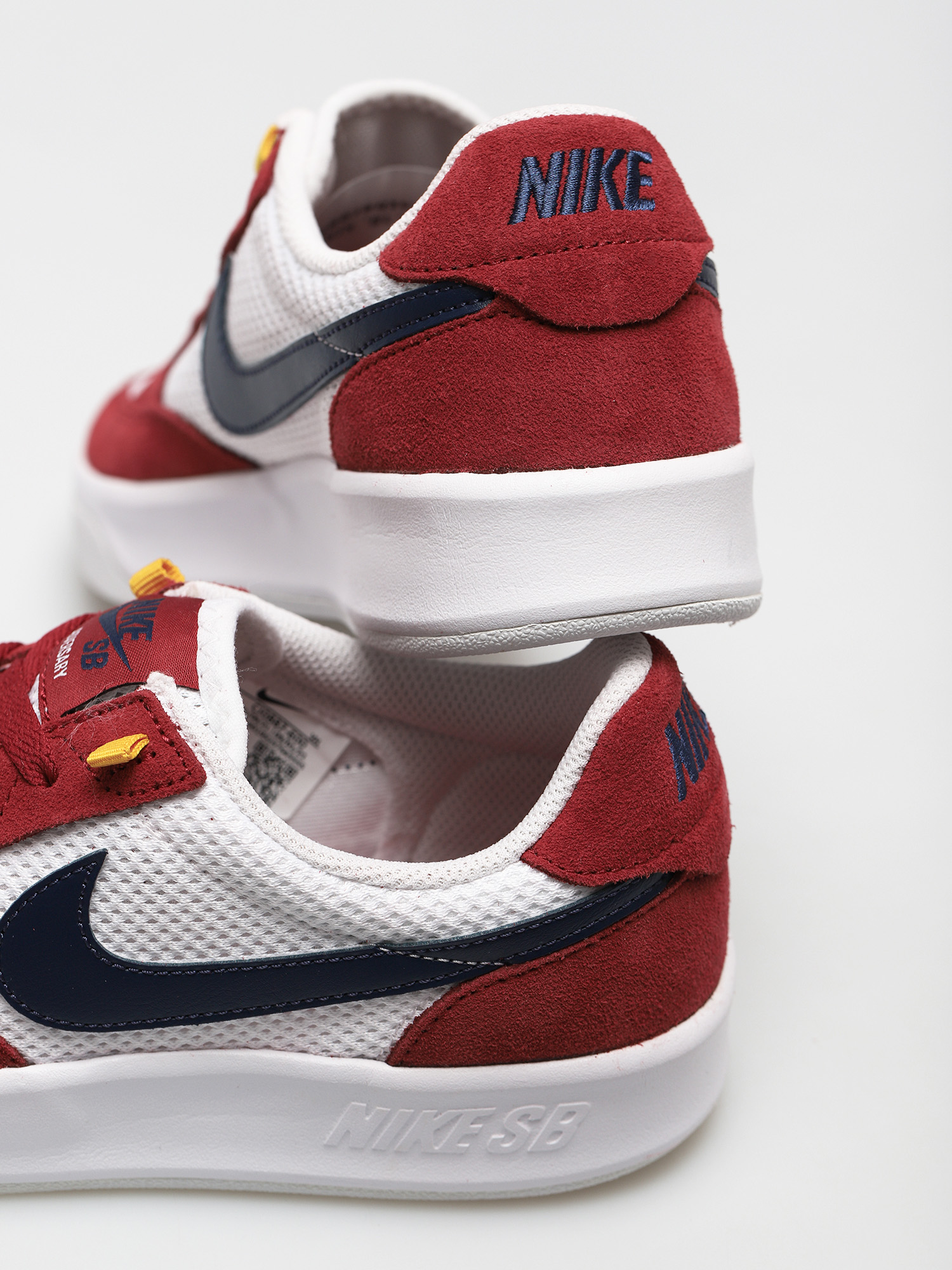 Buty Nike SB Adversary (pomegranate/midnight navy pollen white)