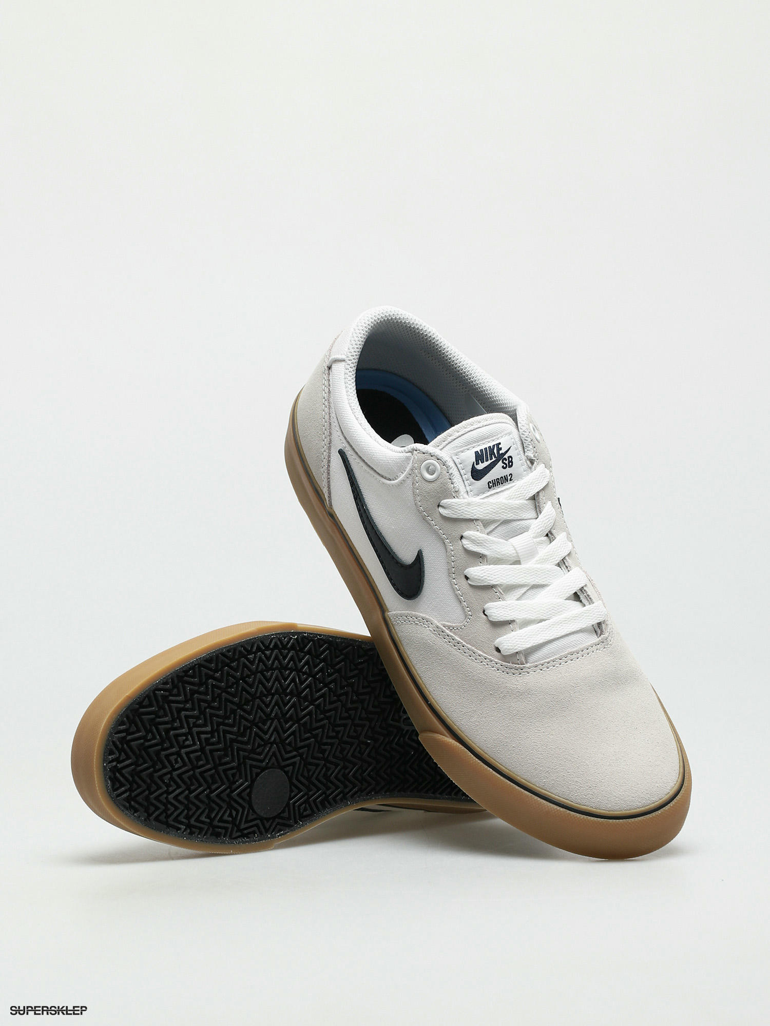 Nike sb chron in clearance white with gum sole